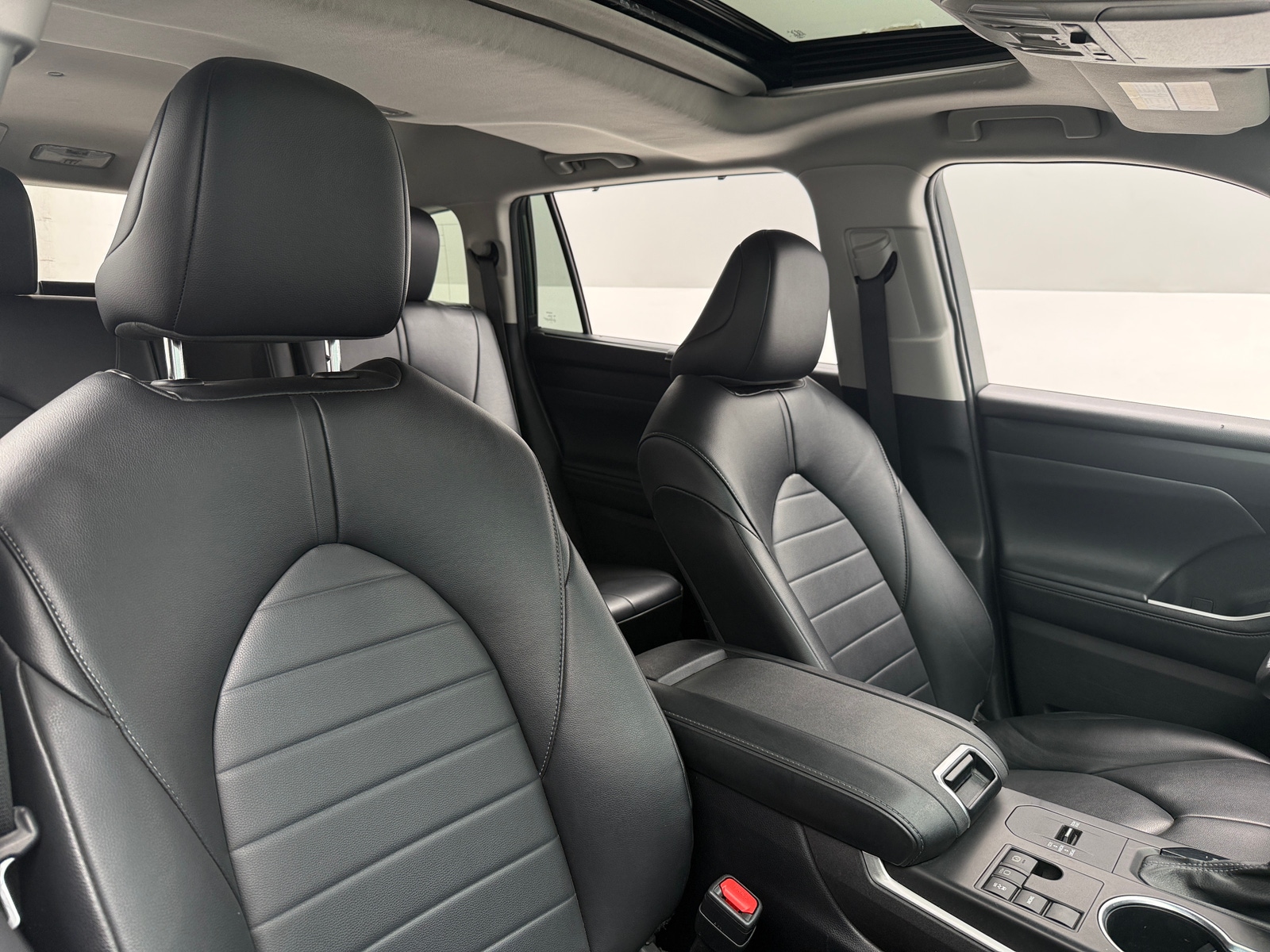 Thumbnail: 2024 Toyota Highlander - 2