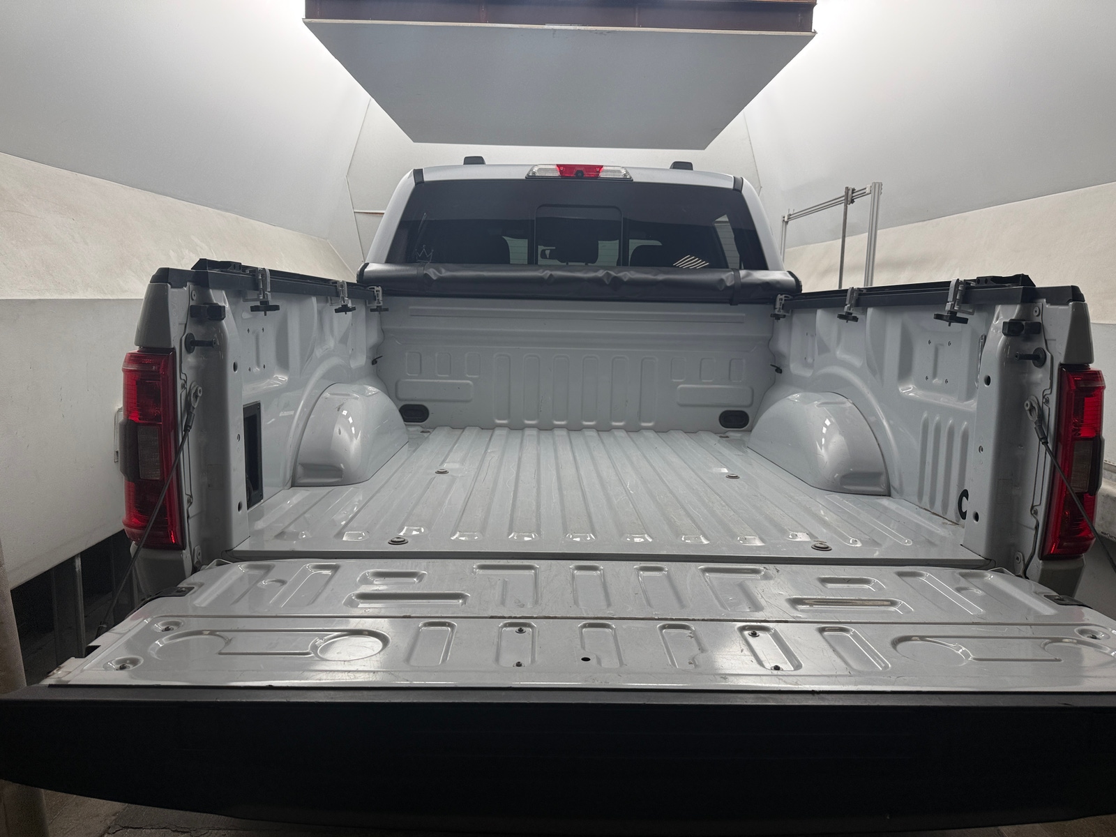 Thumbnail: 2021 Ford Econoline - 7