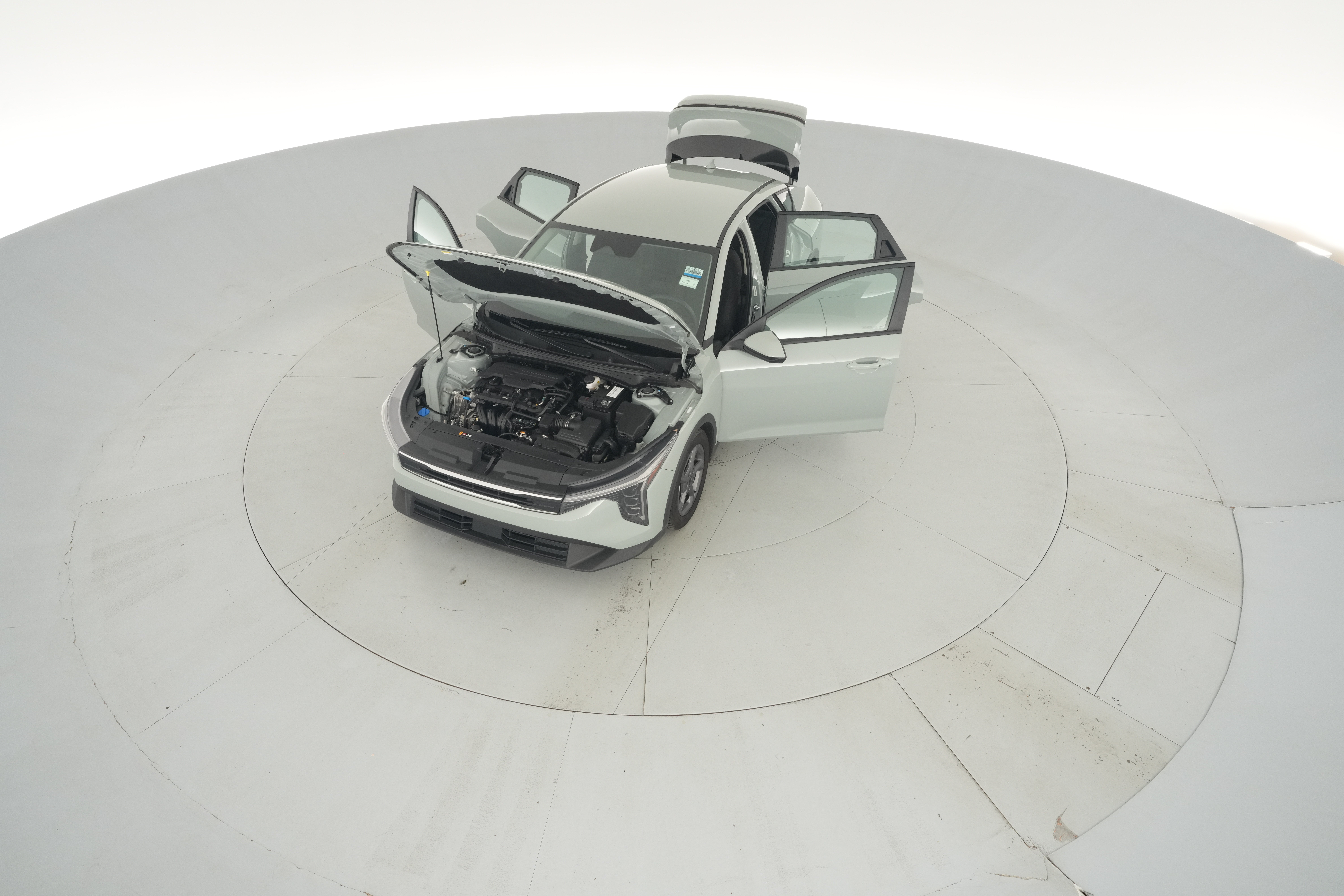 2025 Kia K4 LXS - Photo 40