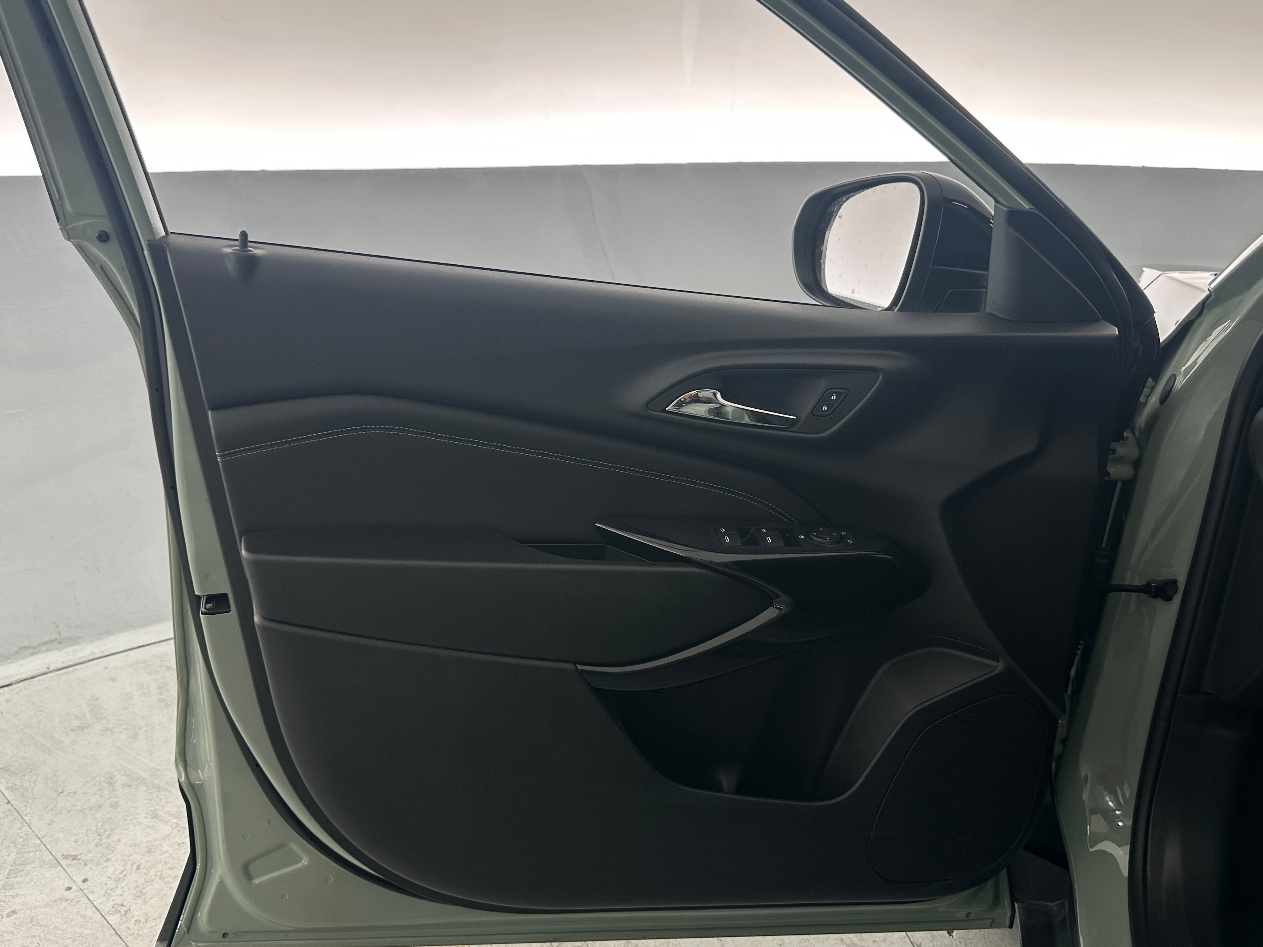 2025 Chevrolet Trax Activ - Photo 3