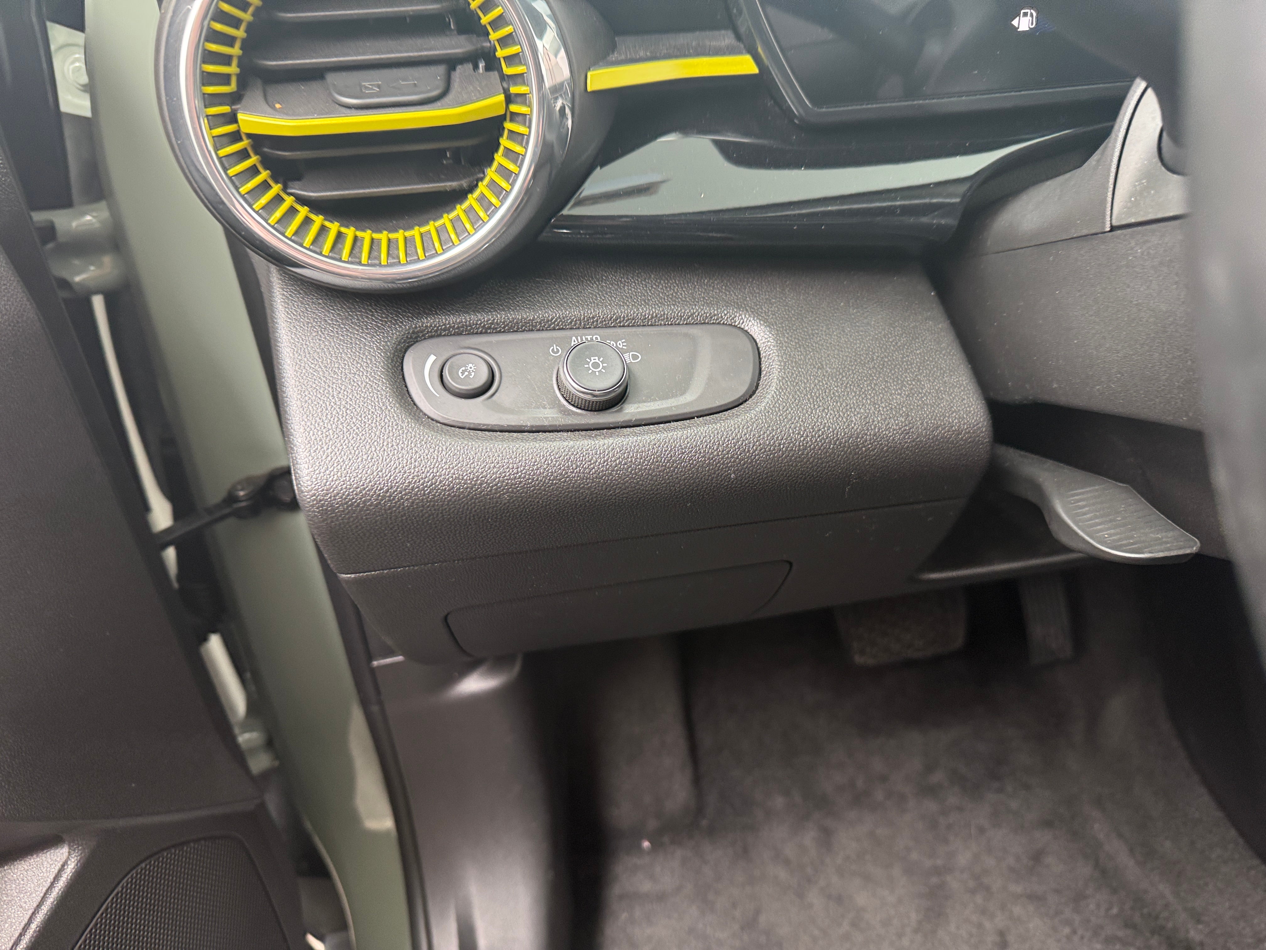 2025 Chevrolet Trax Activ - Photo 10