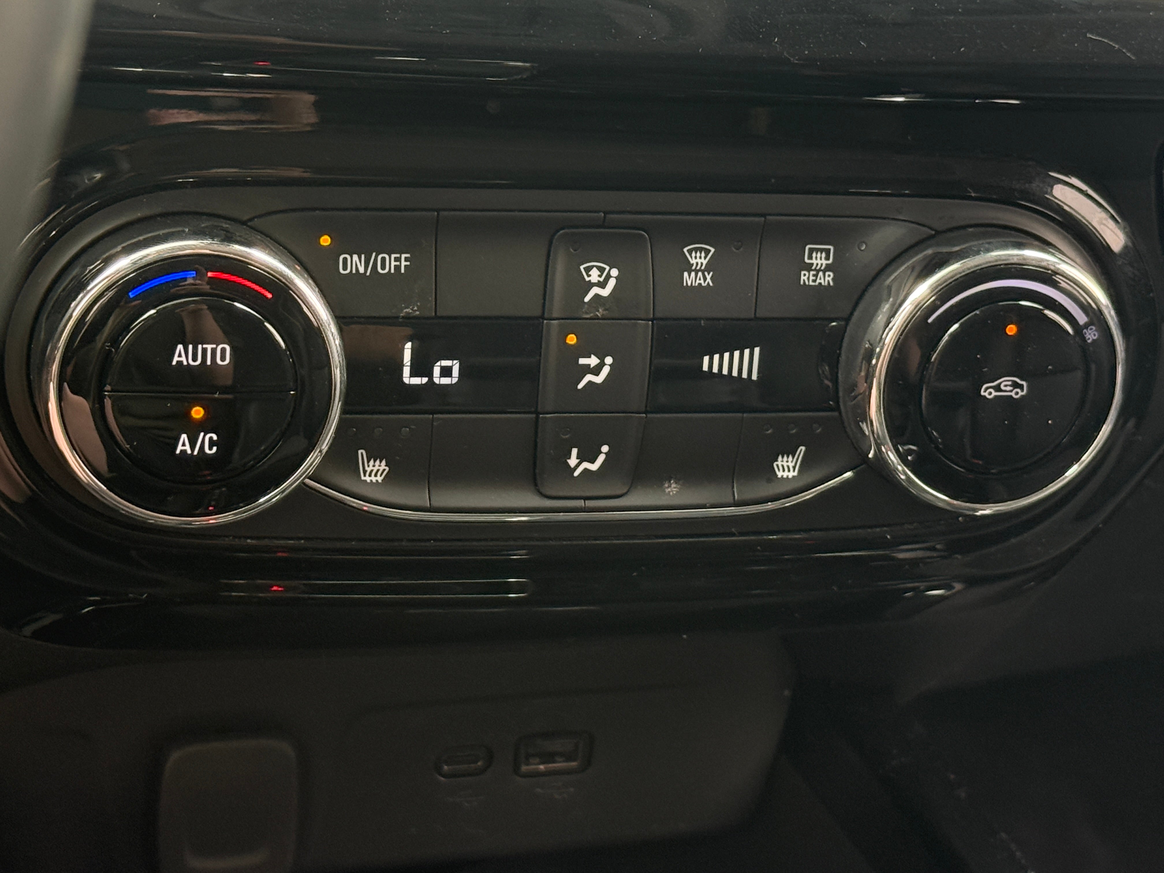 2025 Chevrolet Trax Activ - Photo 16