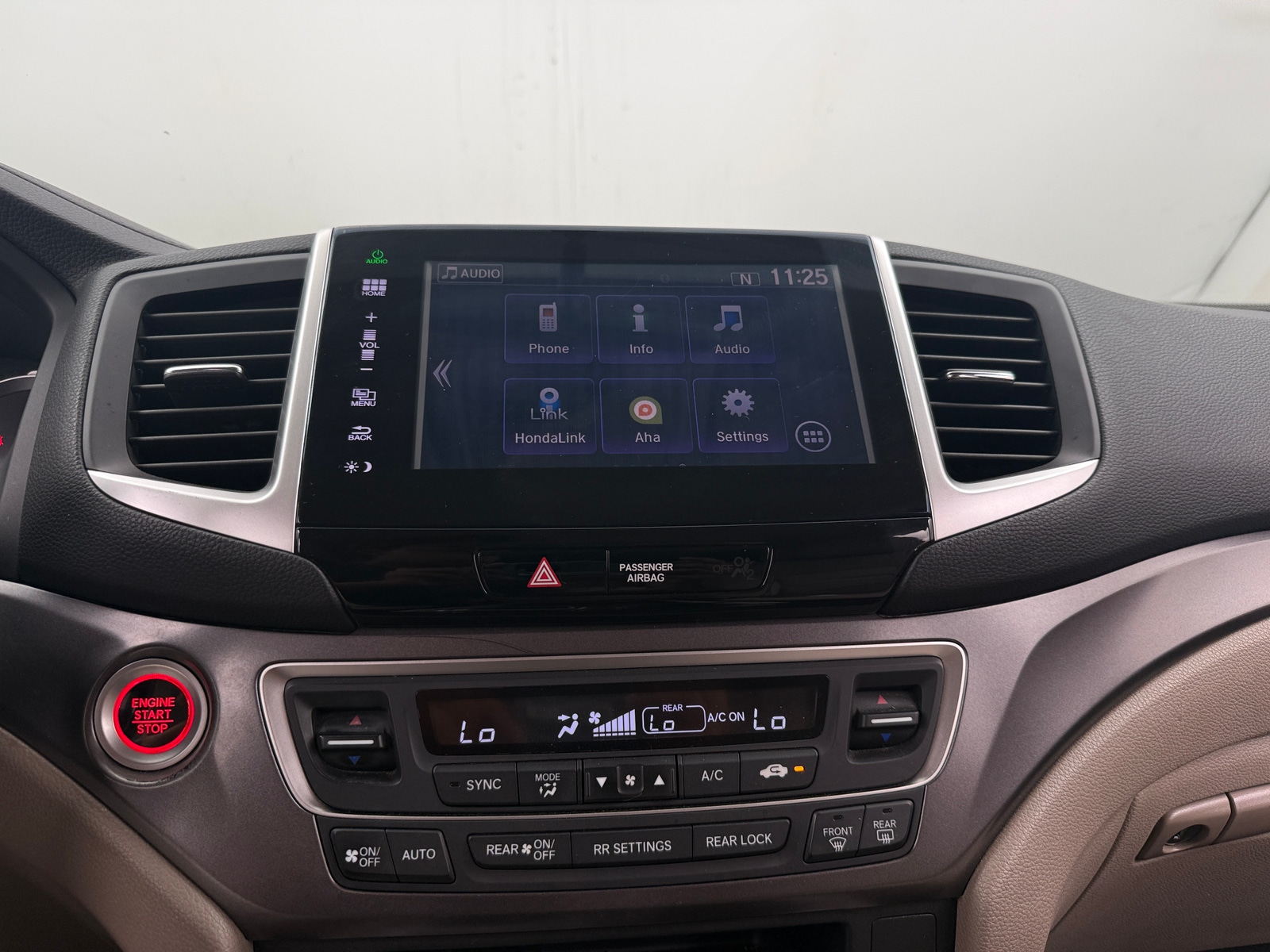 Thumbnail: 2016 Honda Pilot - 4