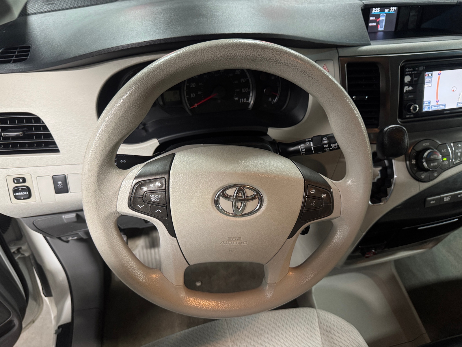 Thumbnail: 2013 Toyota Sienna - 5