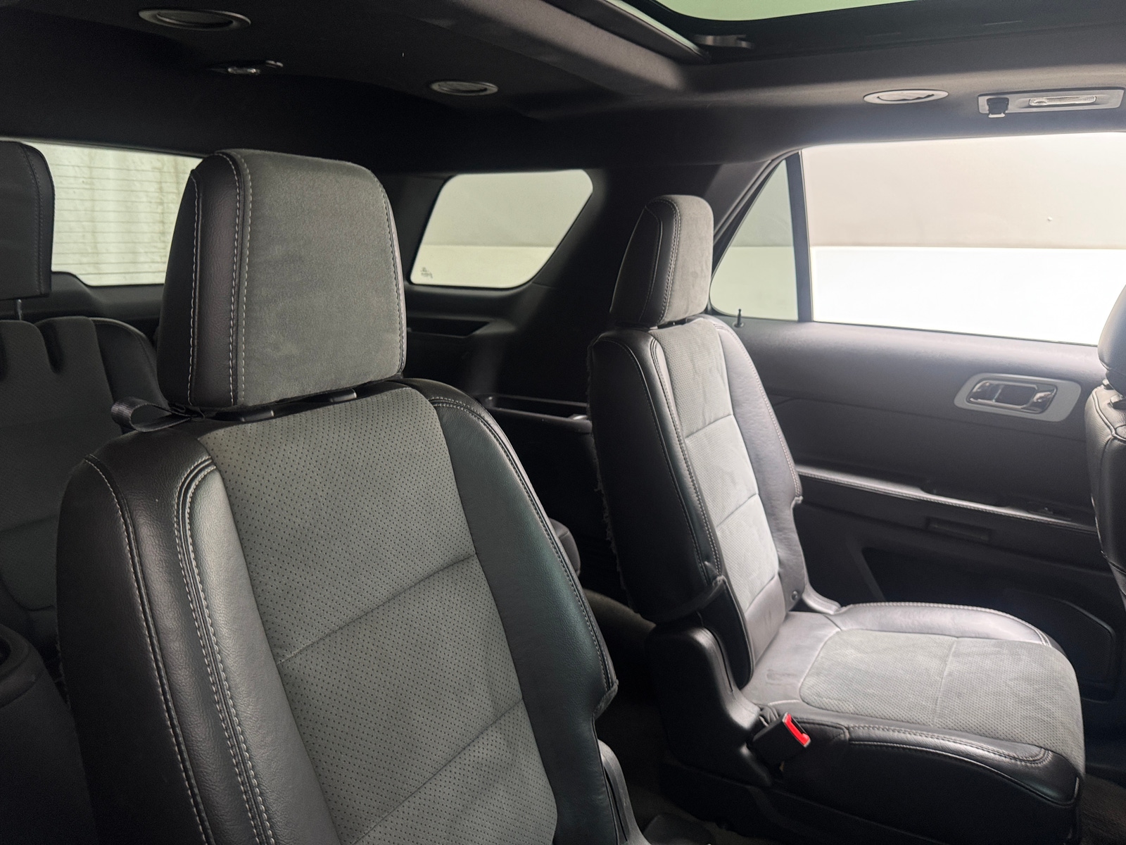 Thumbnail: 2015 Ford Explorer - 6