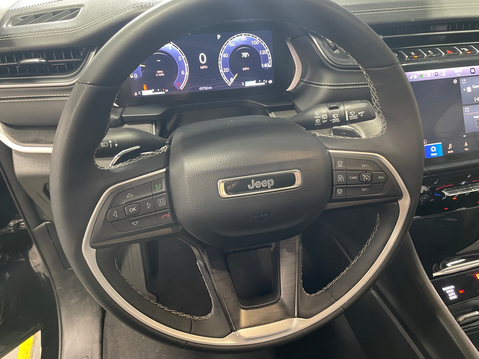 Thumbnail: 2023 Jeep Grand Cherokee - 4