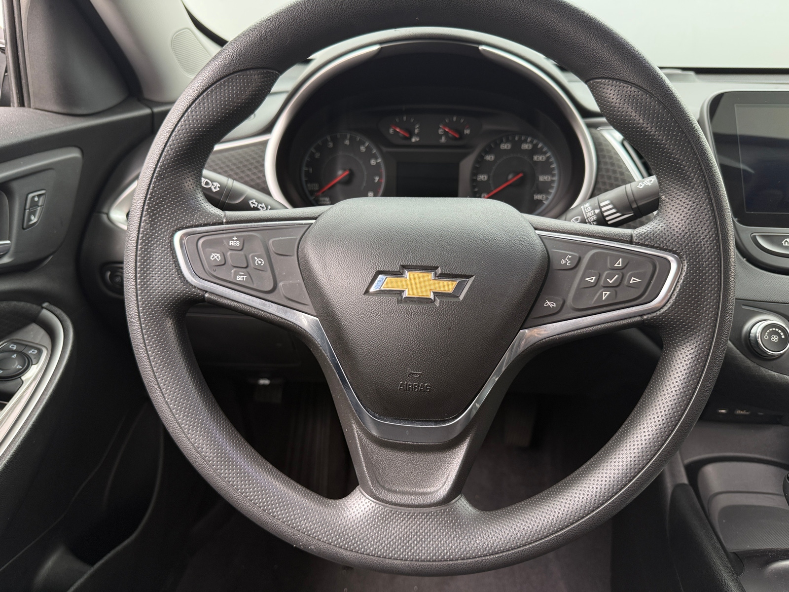 Thumbnail: 2019 Chevrolet Malibu - 5