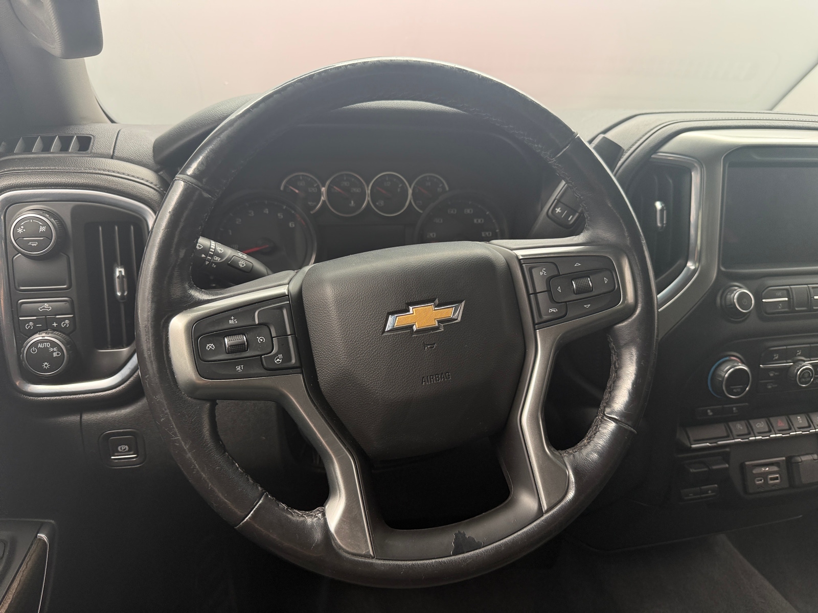 Thumbnail: 2019 Chevrolet Silverado 1500 - 5