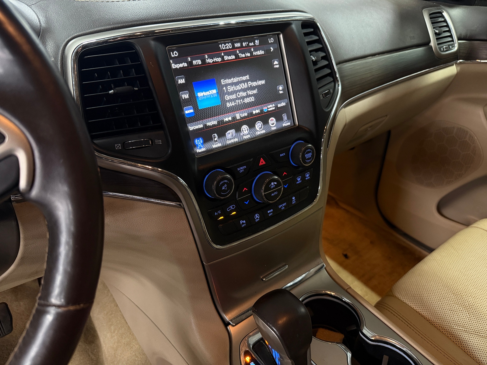 Thumbnail: 2017 Jeep Grand Cherokee - 3