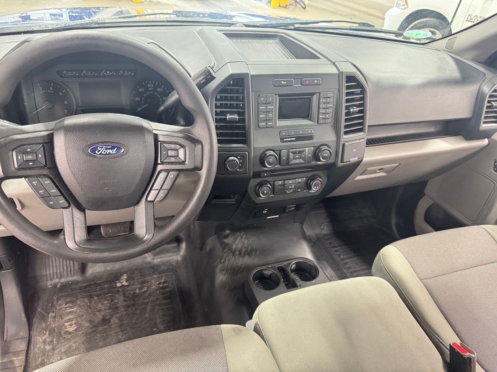 Thumbnail: 2017 Ford Econoline - 3
