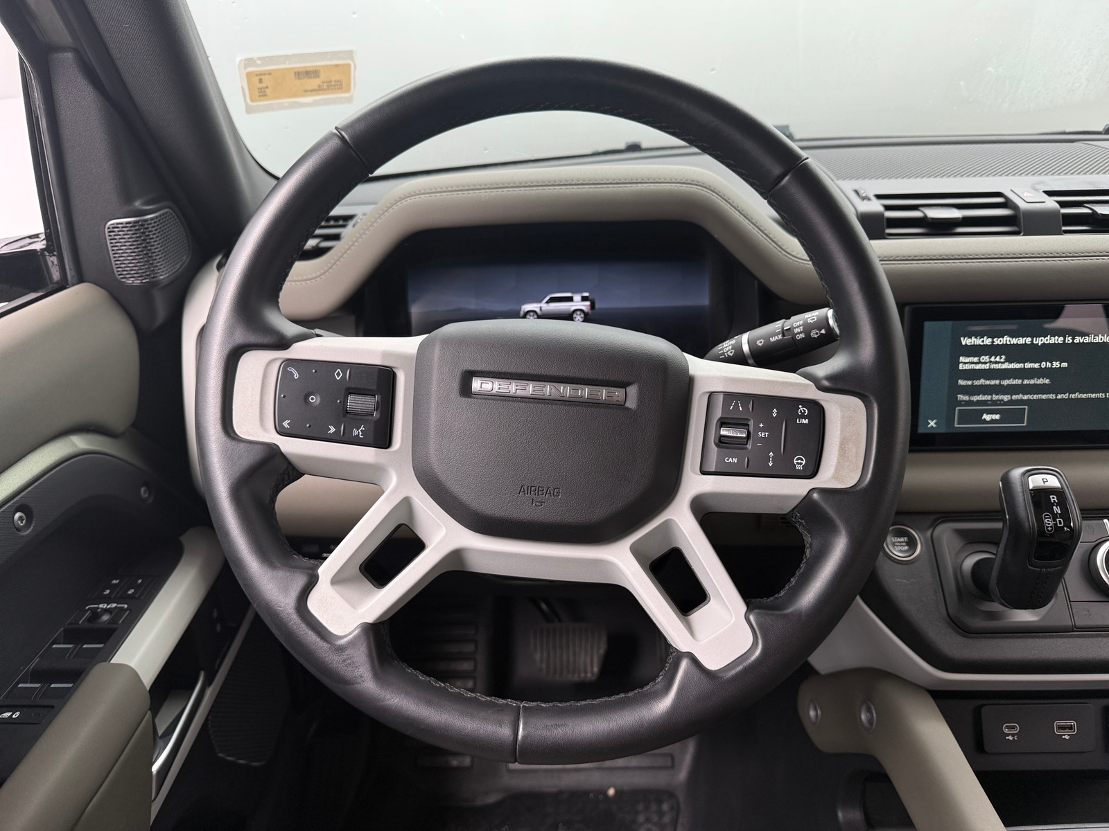 Thumbnail: 2024 Land Rover Defender - 4