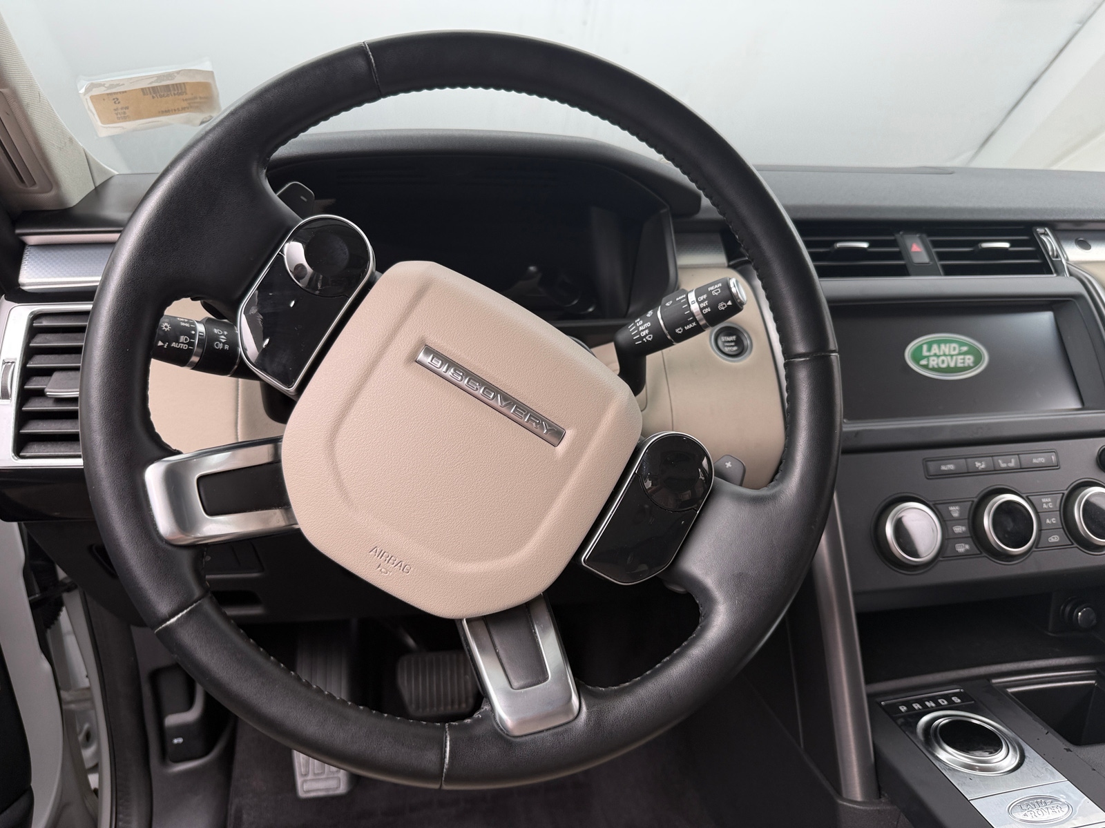 Thumbnail: 2020 Land Rover Discovery - 4