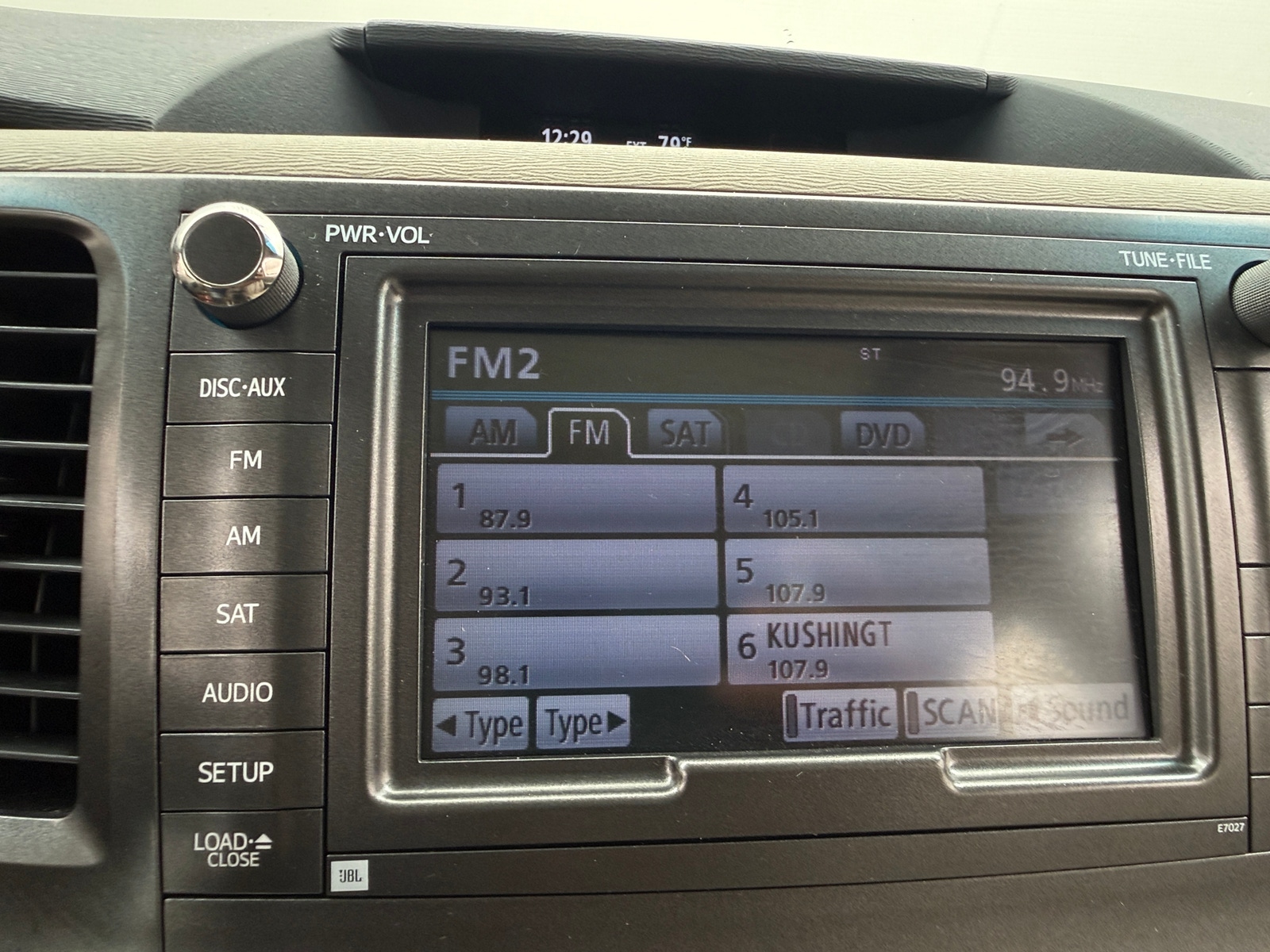 Thumbnail: 2014 Toyota Sienna - 3