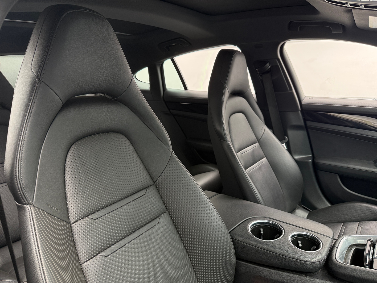 Thumbnail: 2020 Porsche Panamera - 2