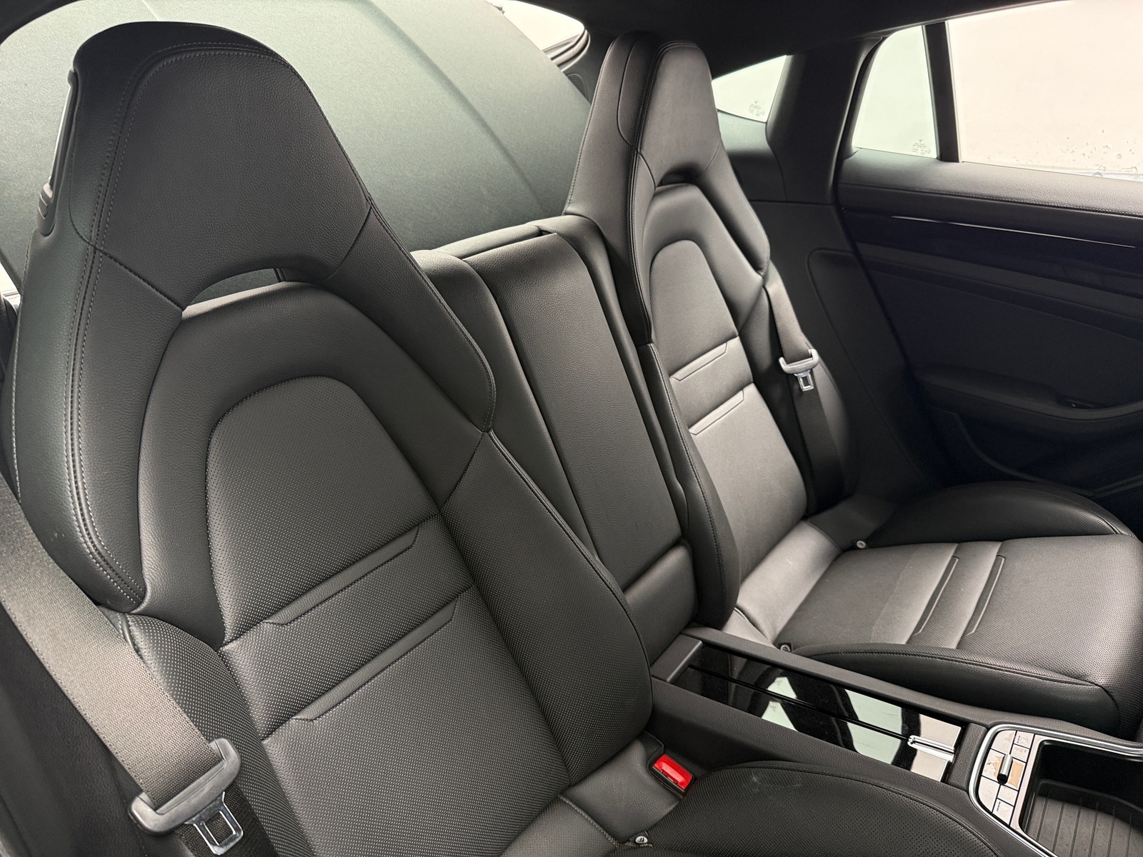 Thumbnail: 2020 Porsche Panamera - 6