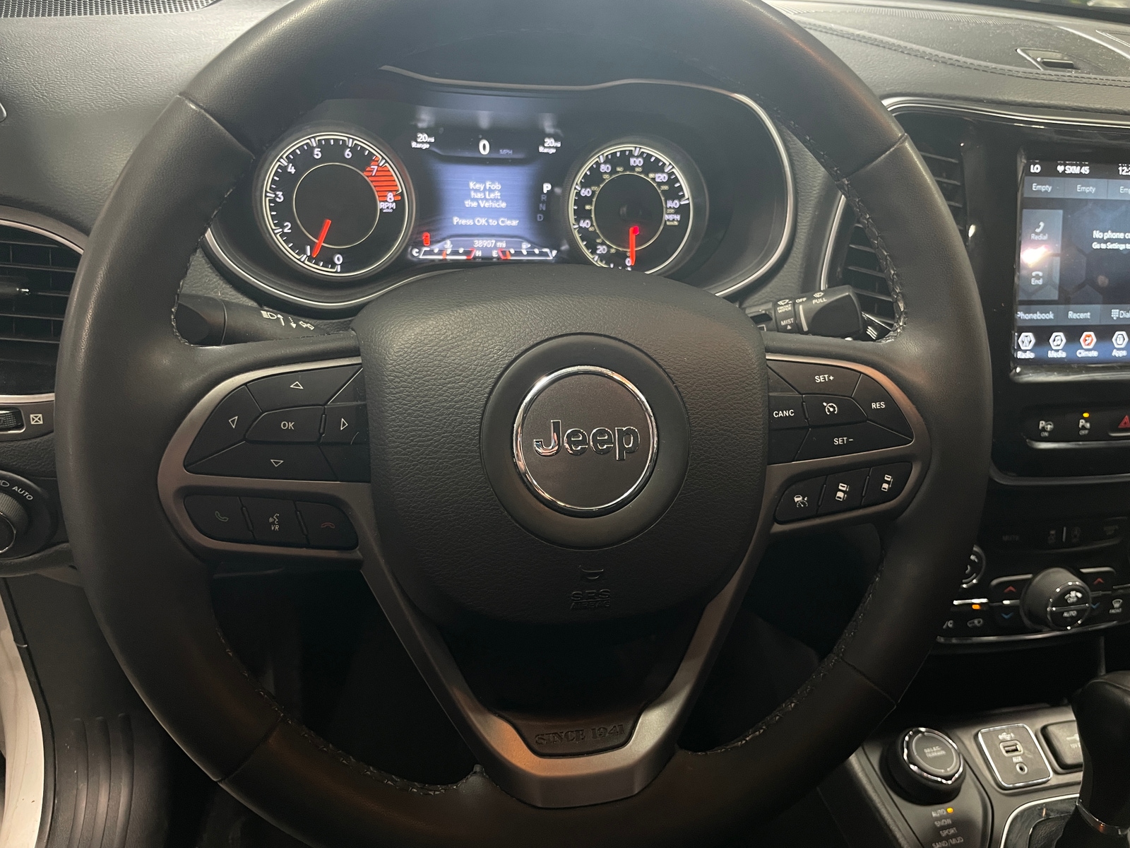 Thumbnail: 2022 Jeep Cherokee - 4