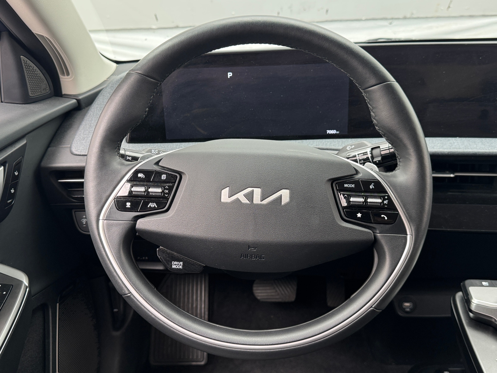Thumbnail: 2023 Kia EV6 - 4