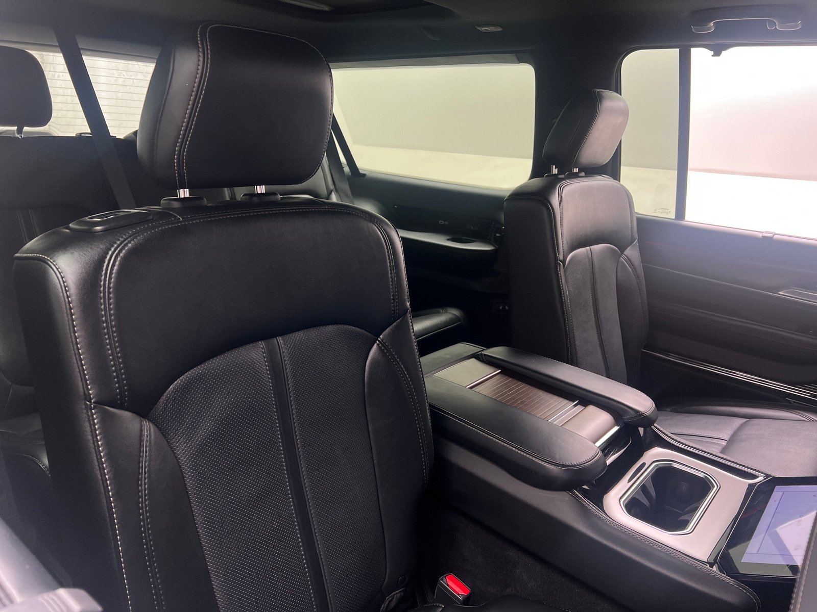 Thumbnail: 2024 Jeep Grand Wagoneer L - 5