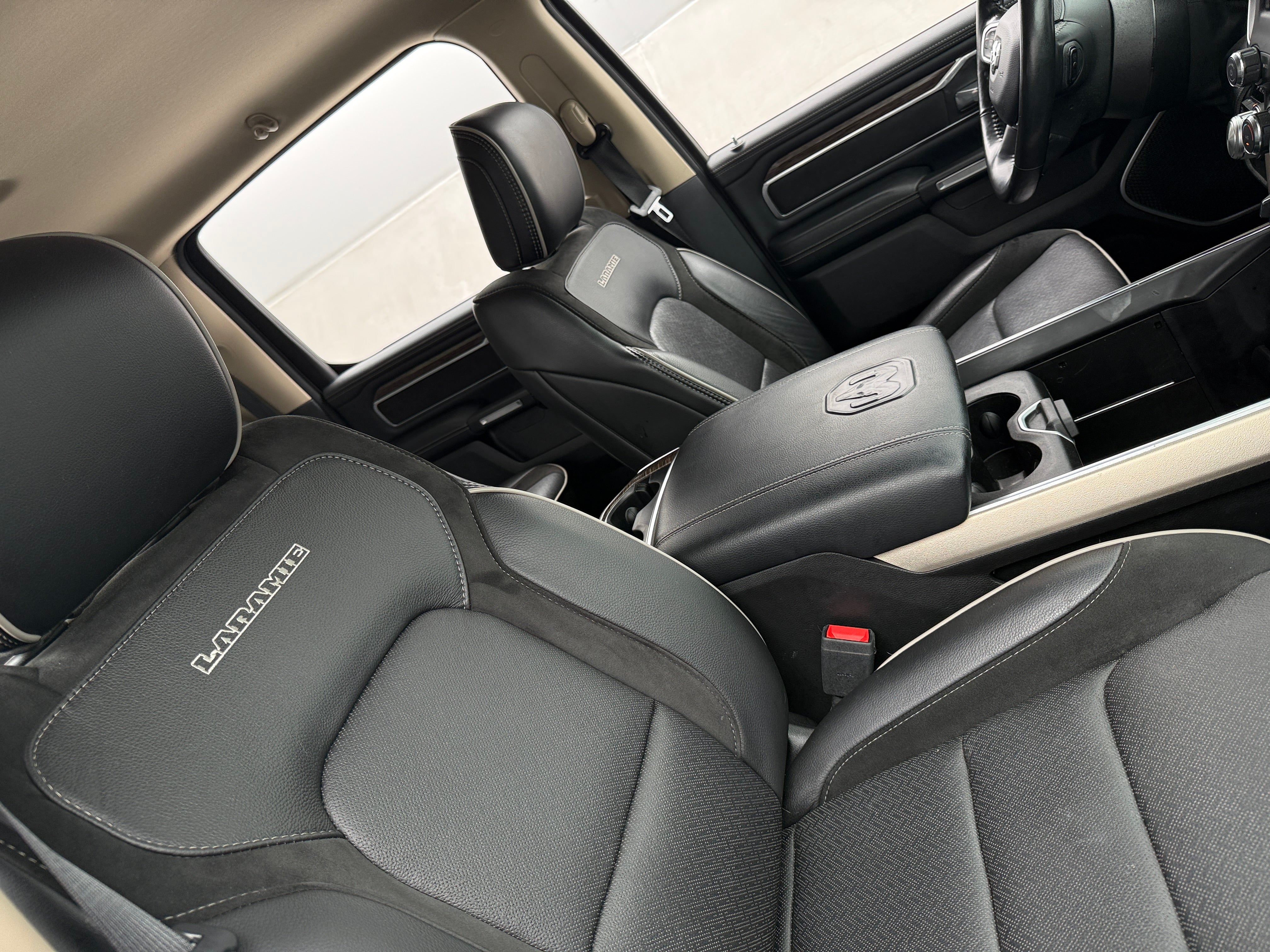 2020 RAM Ram 1500 Pickup Laramie - Photo 4