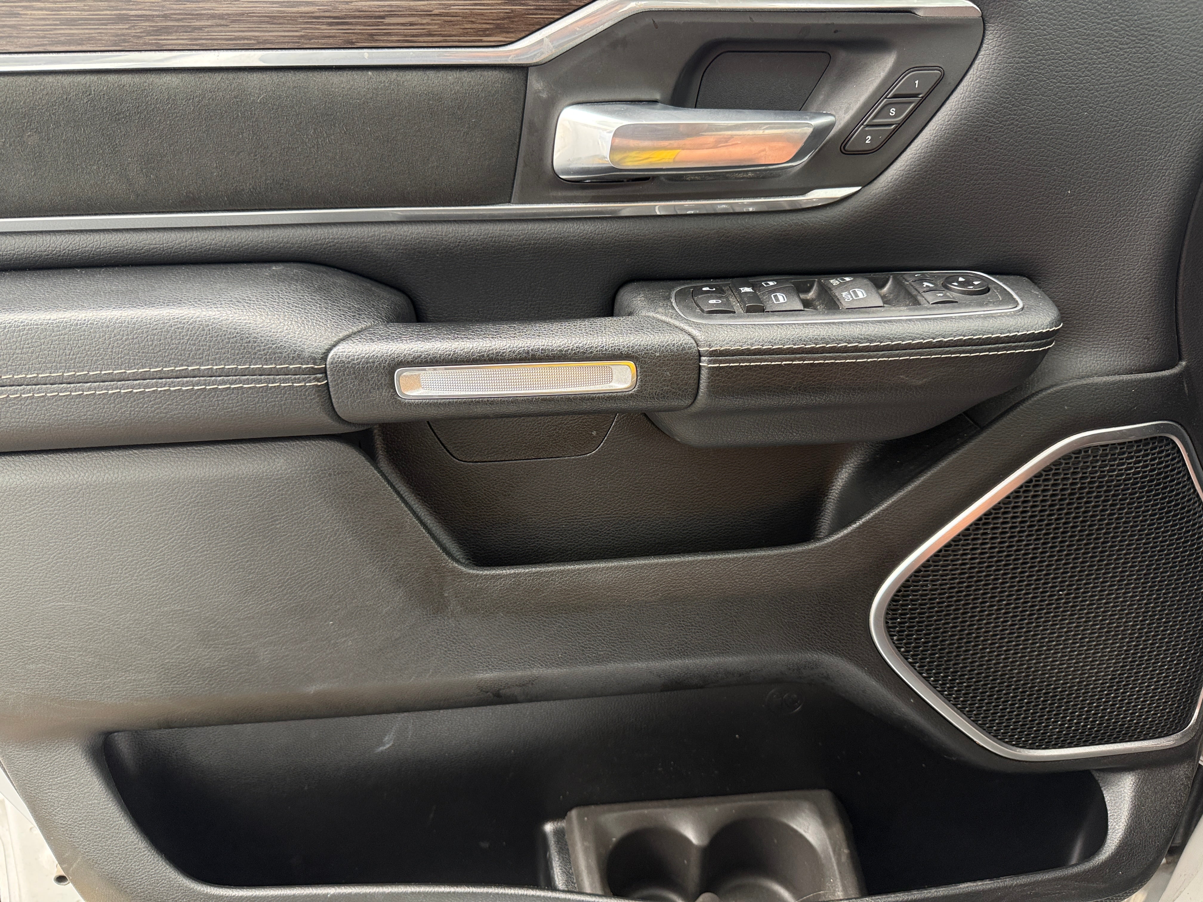2020 RAM Ram 1500 Pickup Laramie - Photo 2