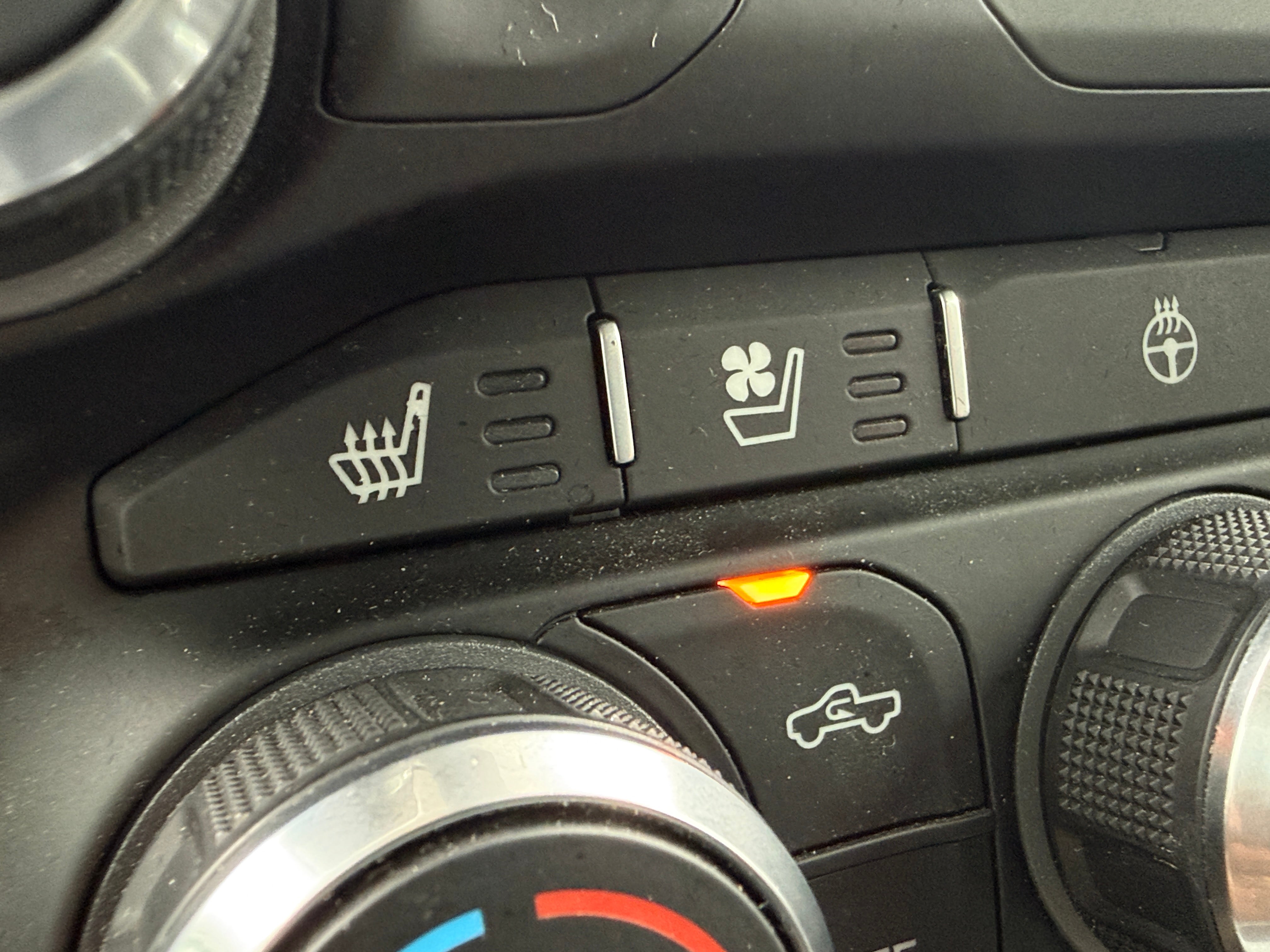 2020 RAM Ram 1500 Pickup Laramie - Photo 17