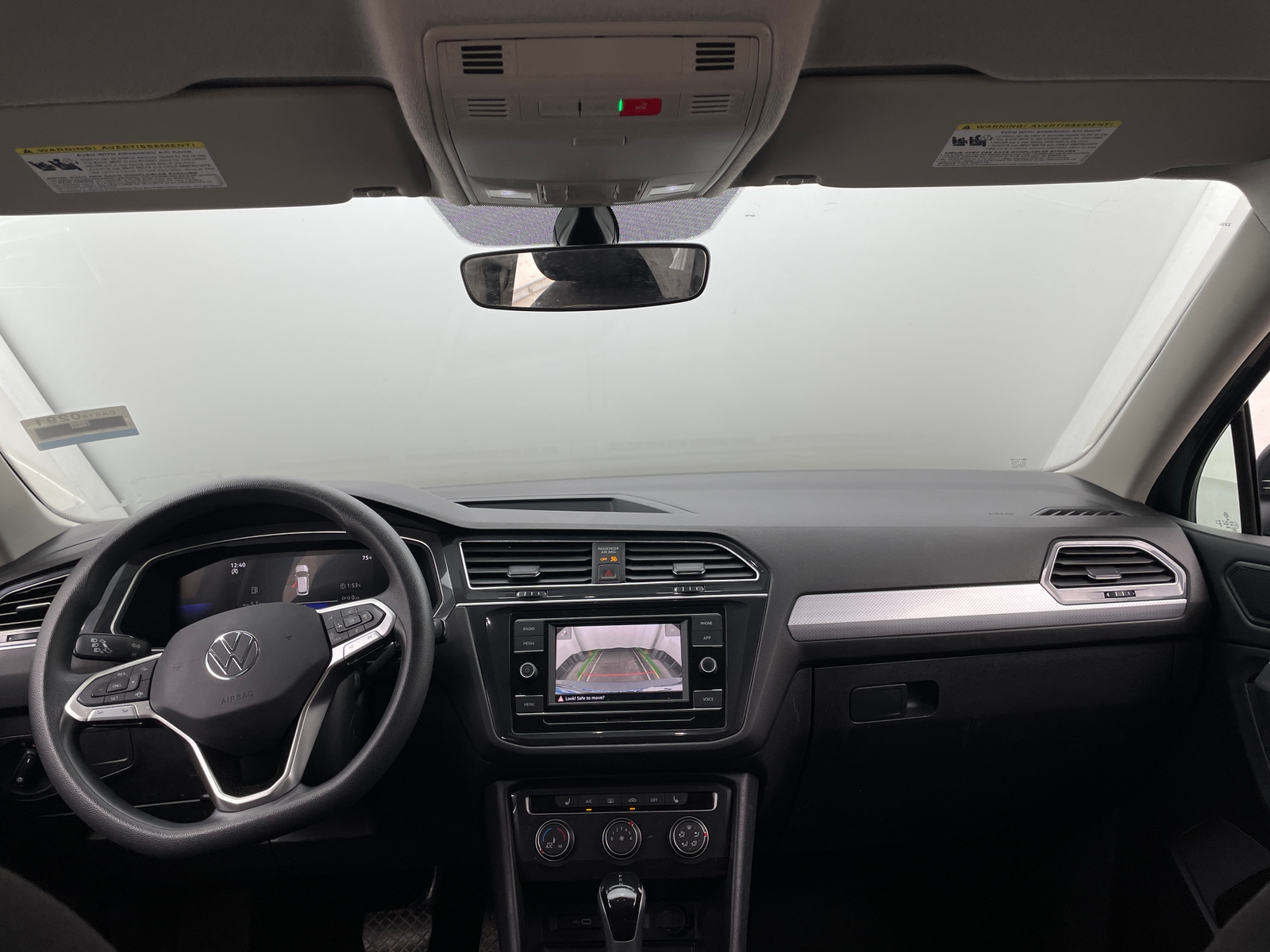 Thumbnail: 2023 Volkswagen Tiguan - 3