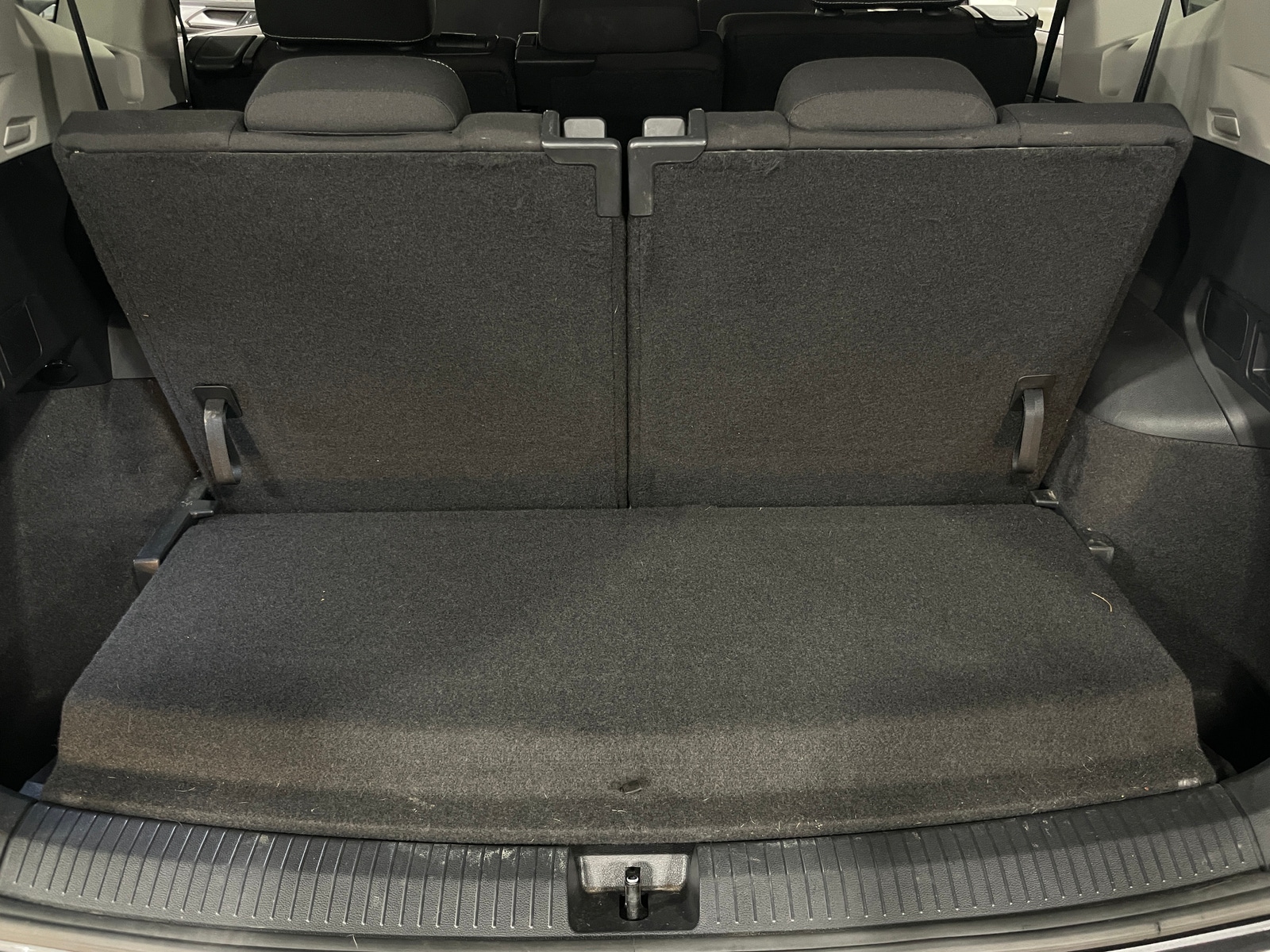 Thumbnail: 2023 Volkswagen Tiguan - 7