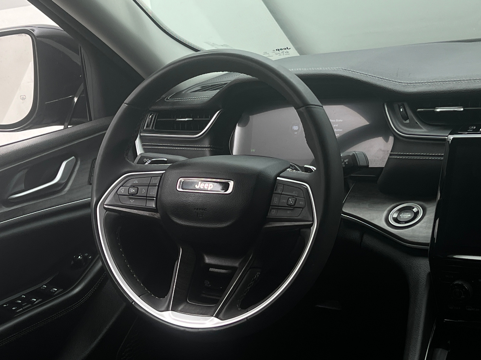 Thumbnail: 2023 Jeep Grand Cherokee L - 4