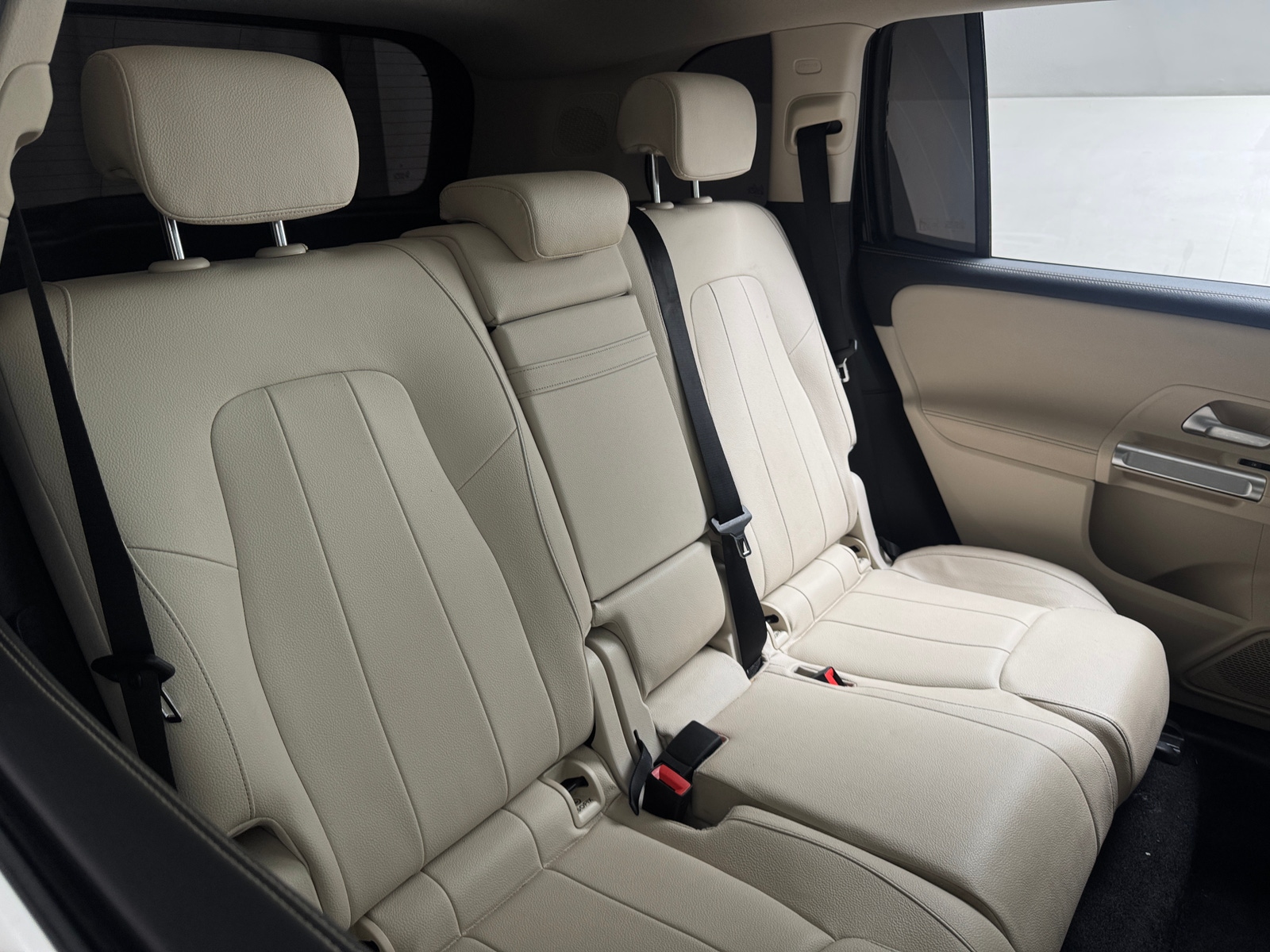 Thumbnail: 2020 Mercedes-Benz GLB - 5