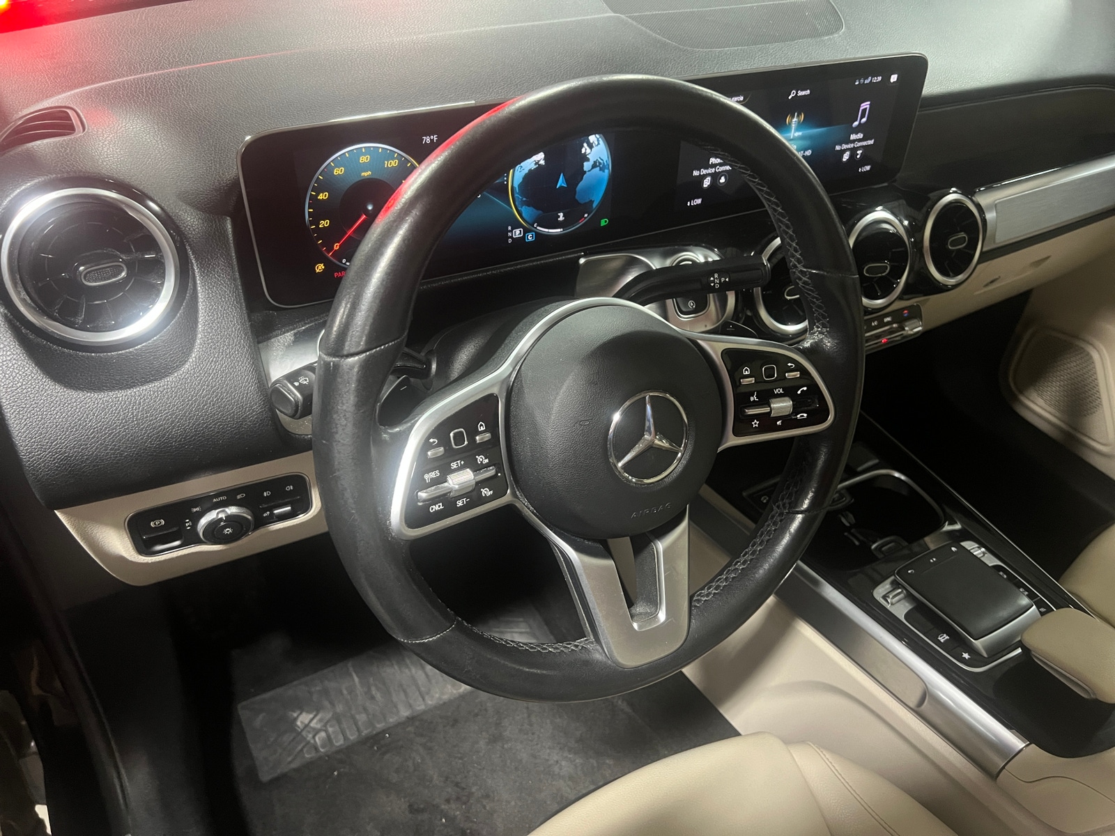 Thumbnail: 2020 Mercedes-Benz GLB - 4