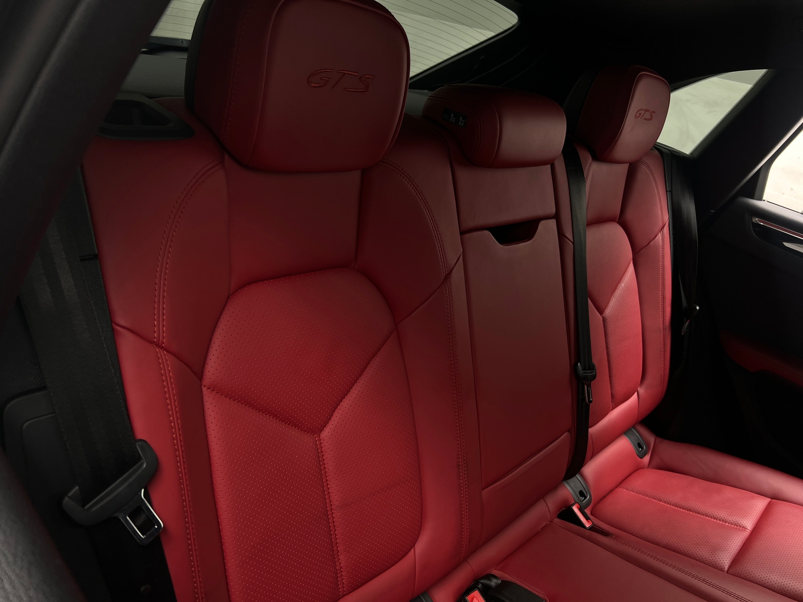 Thumbnail: 2021 Porsche Macan - 5