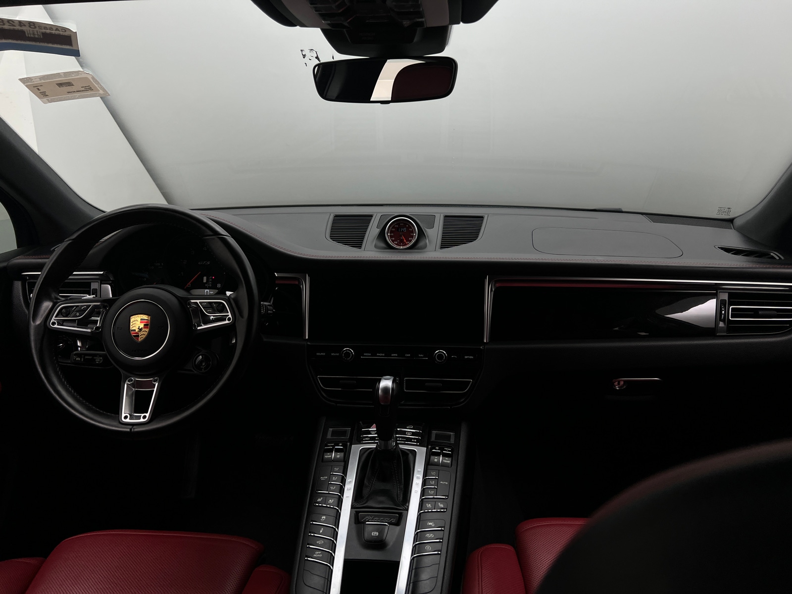 Thumbnail: 2021 Porsche Macan - 2