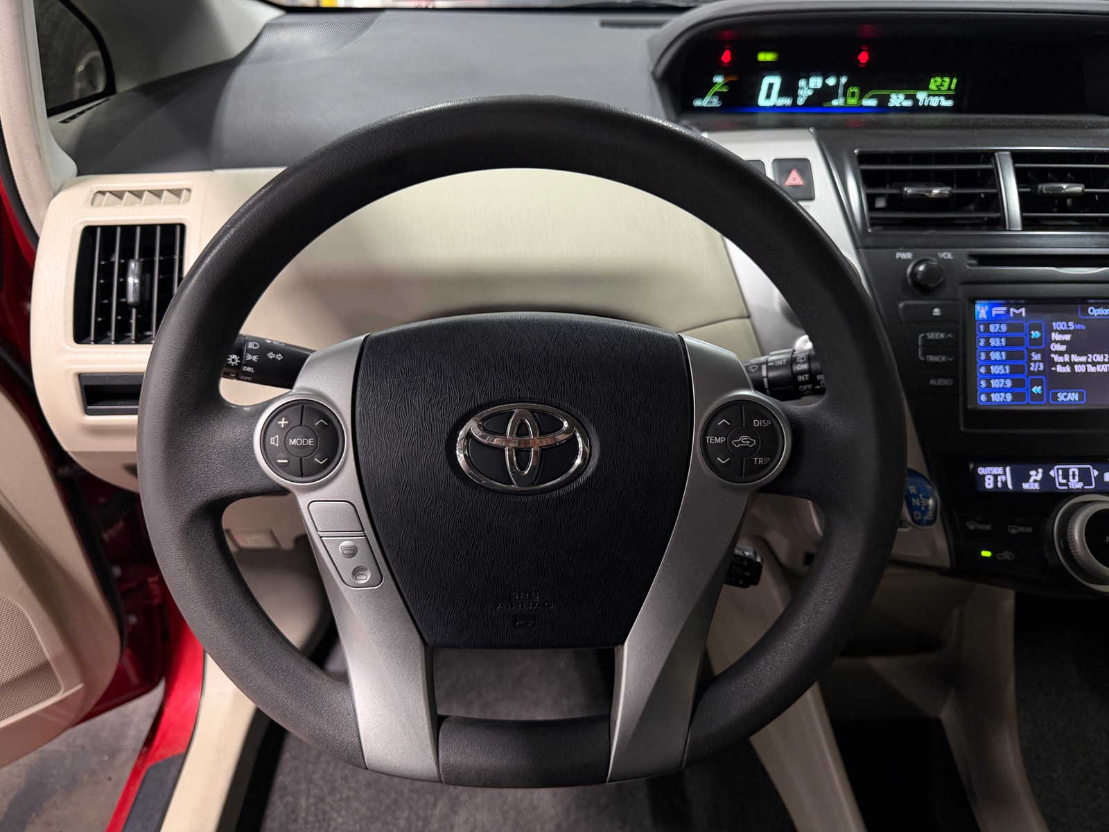 Thumbnail: 2014 Toyota Prius v - 5