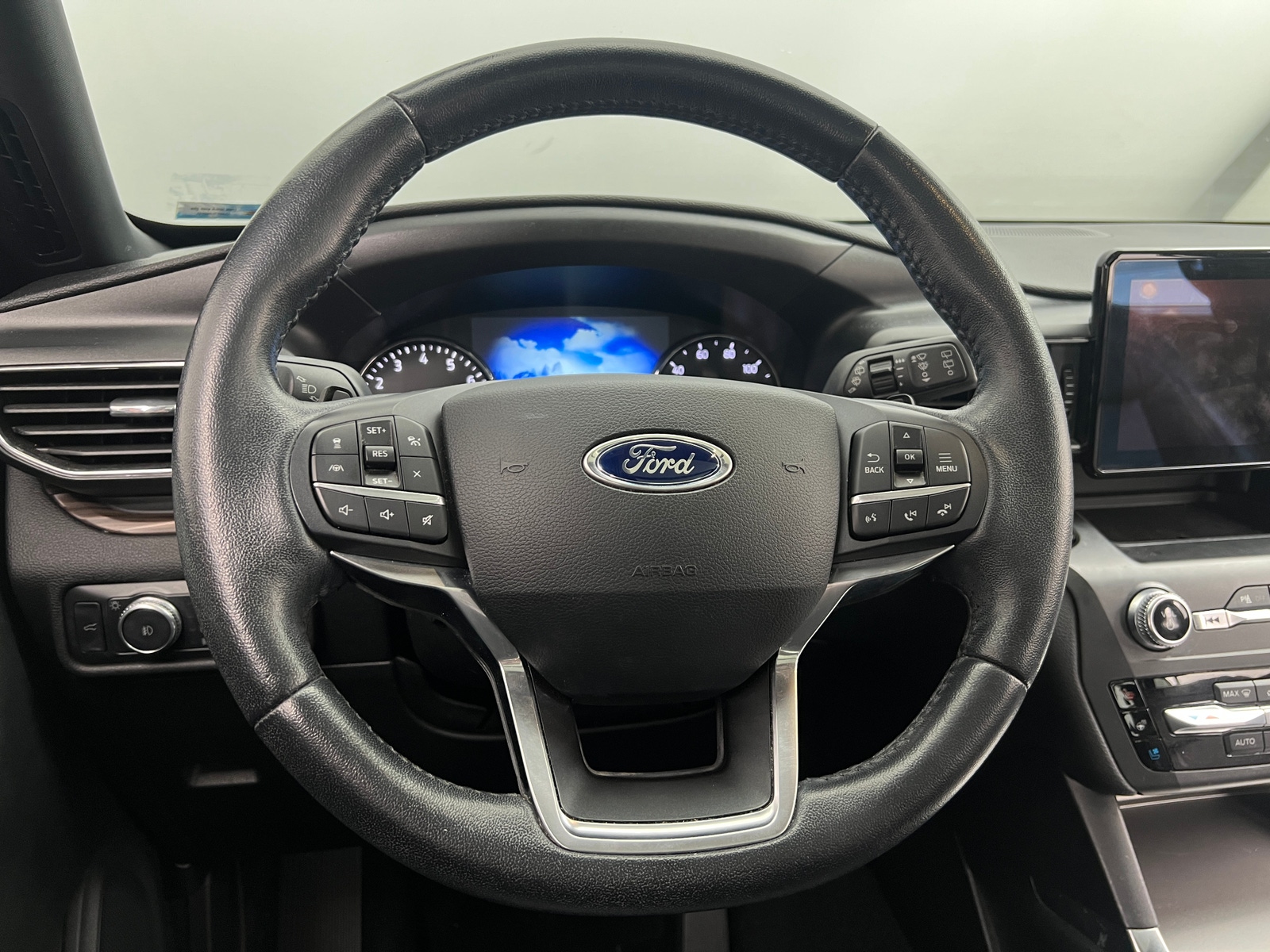 Thumbnail: 2020 Ford Explorer - 4