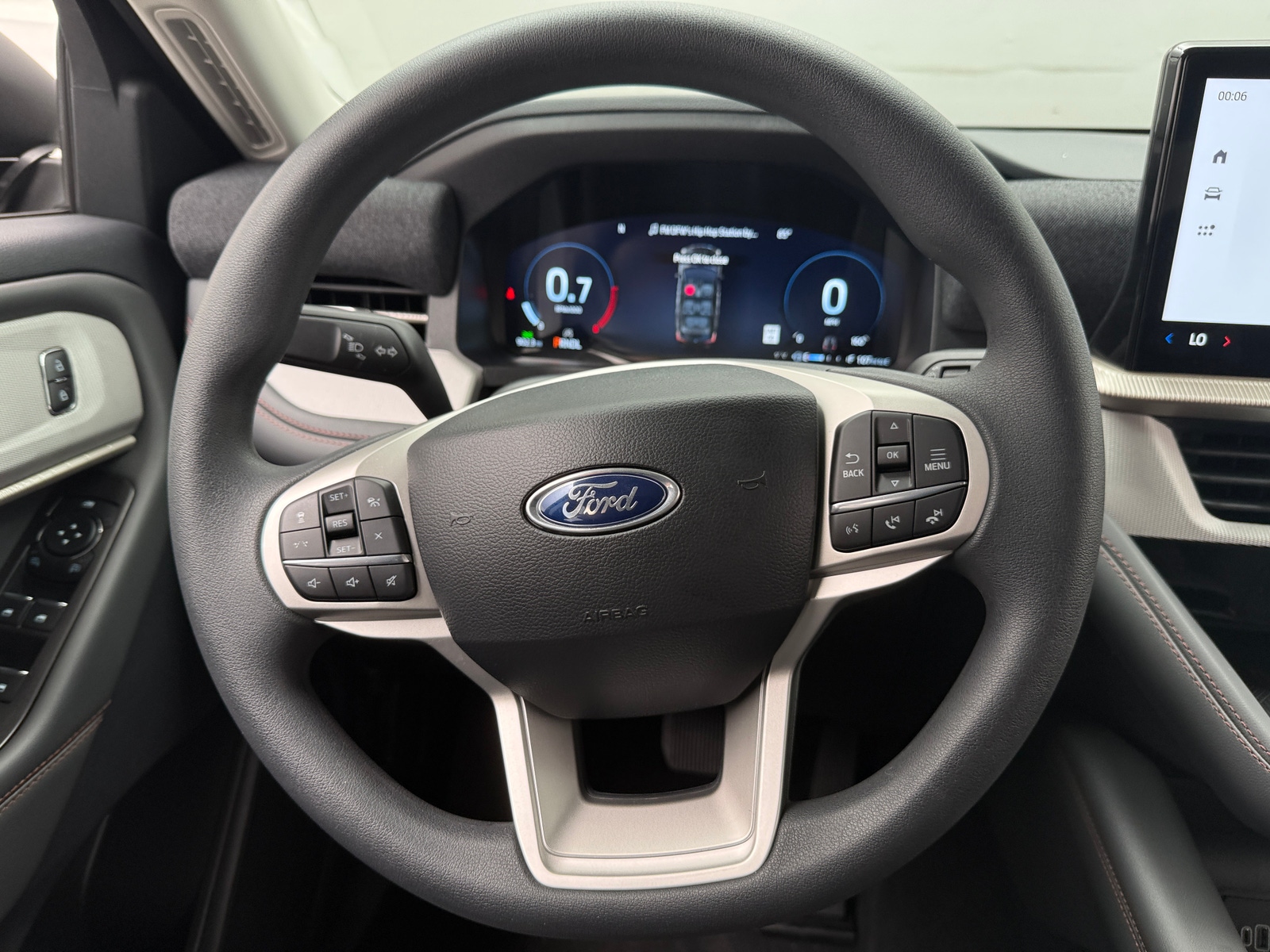 Thumbnail: 2026 Ford Explorer - 5