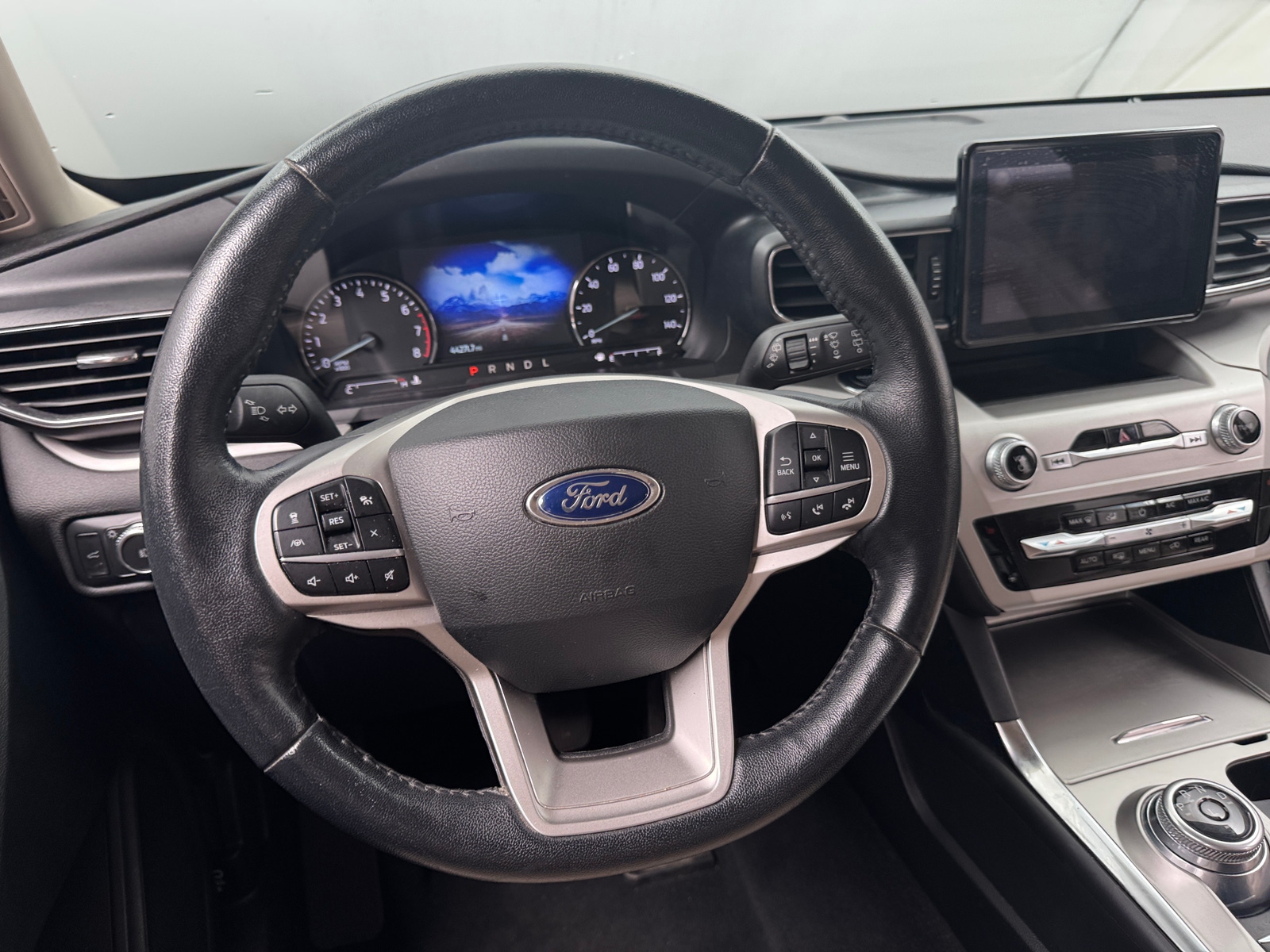 Thumbnail: 2022 Ford Explorer - 4