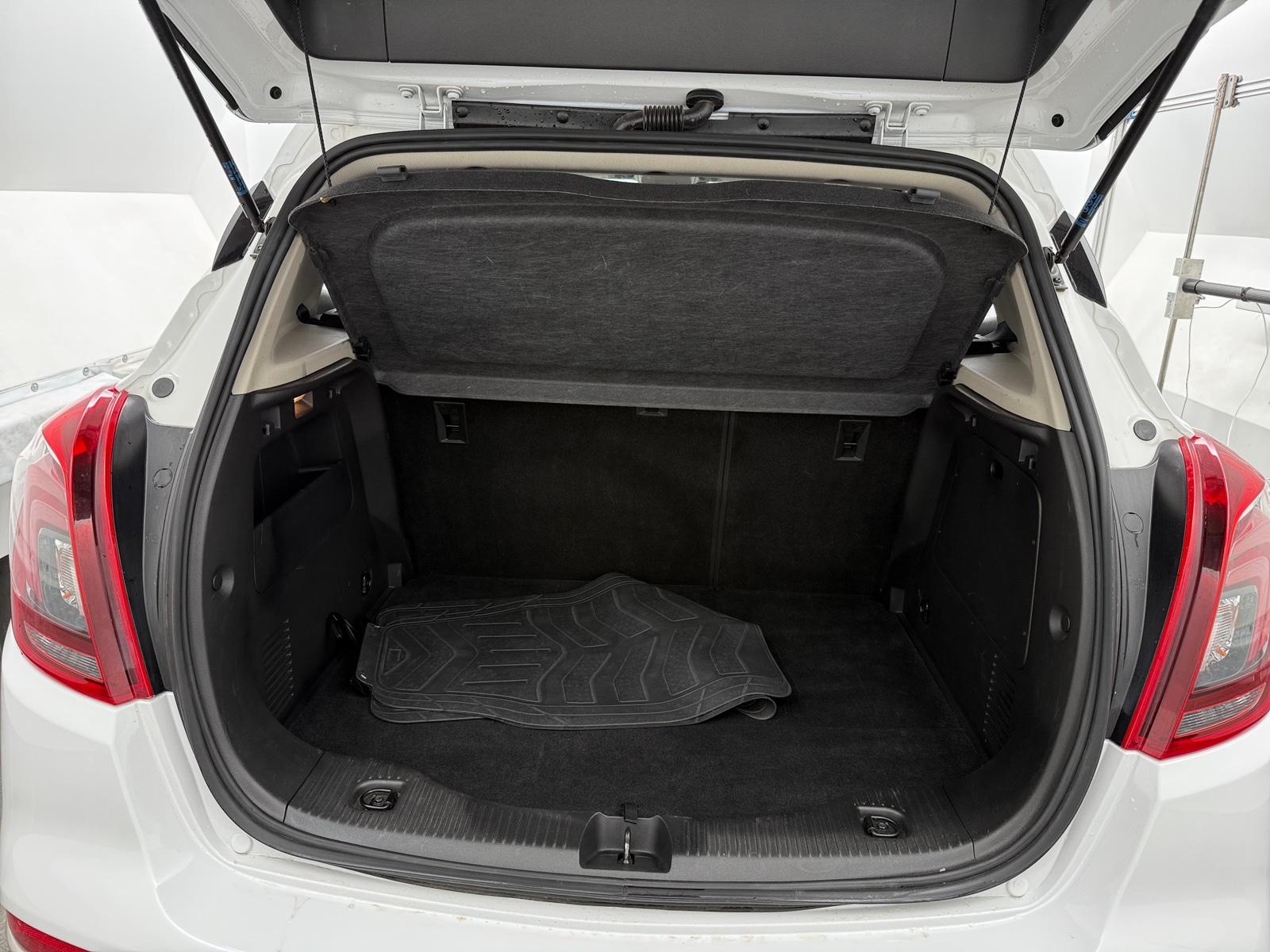 Thumbnail: 2019 Buick Encore - 6