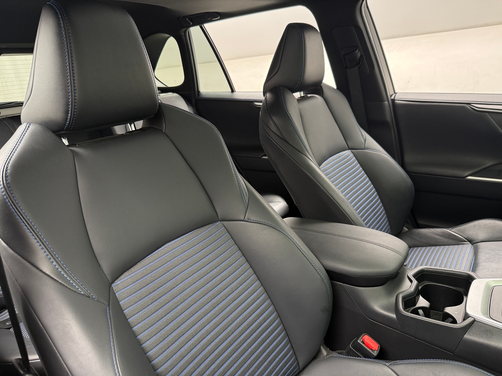 Thumbnail: 2021 Toyota RAV4 - 2