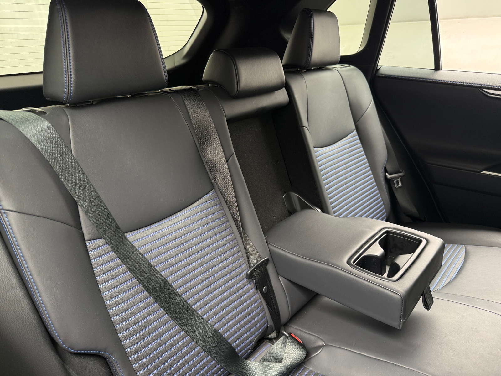 Thumbnail: 2021 Toyota RAV4 - 6