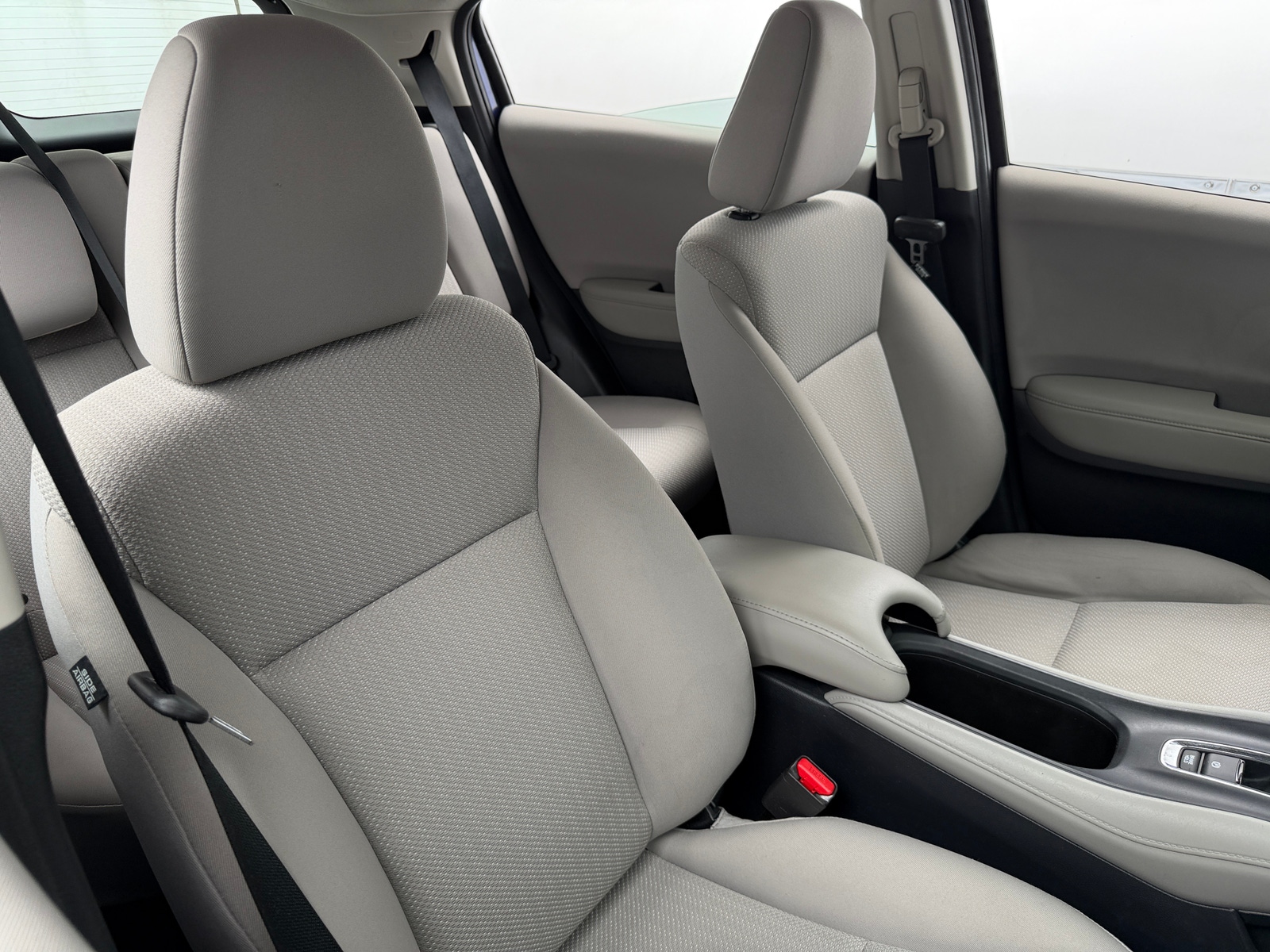 Thumbnail: 2017 Honda HR-V - 2