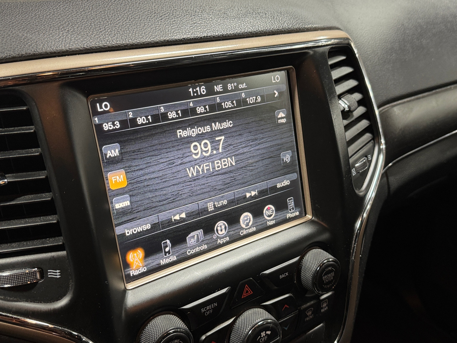 Thumbnail: 2017 Jeep Grand Cherokee - 3
