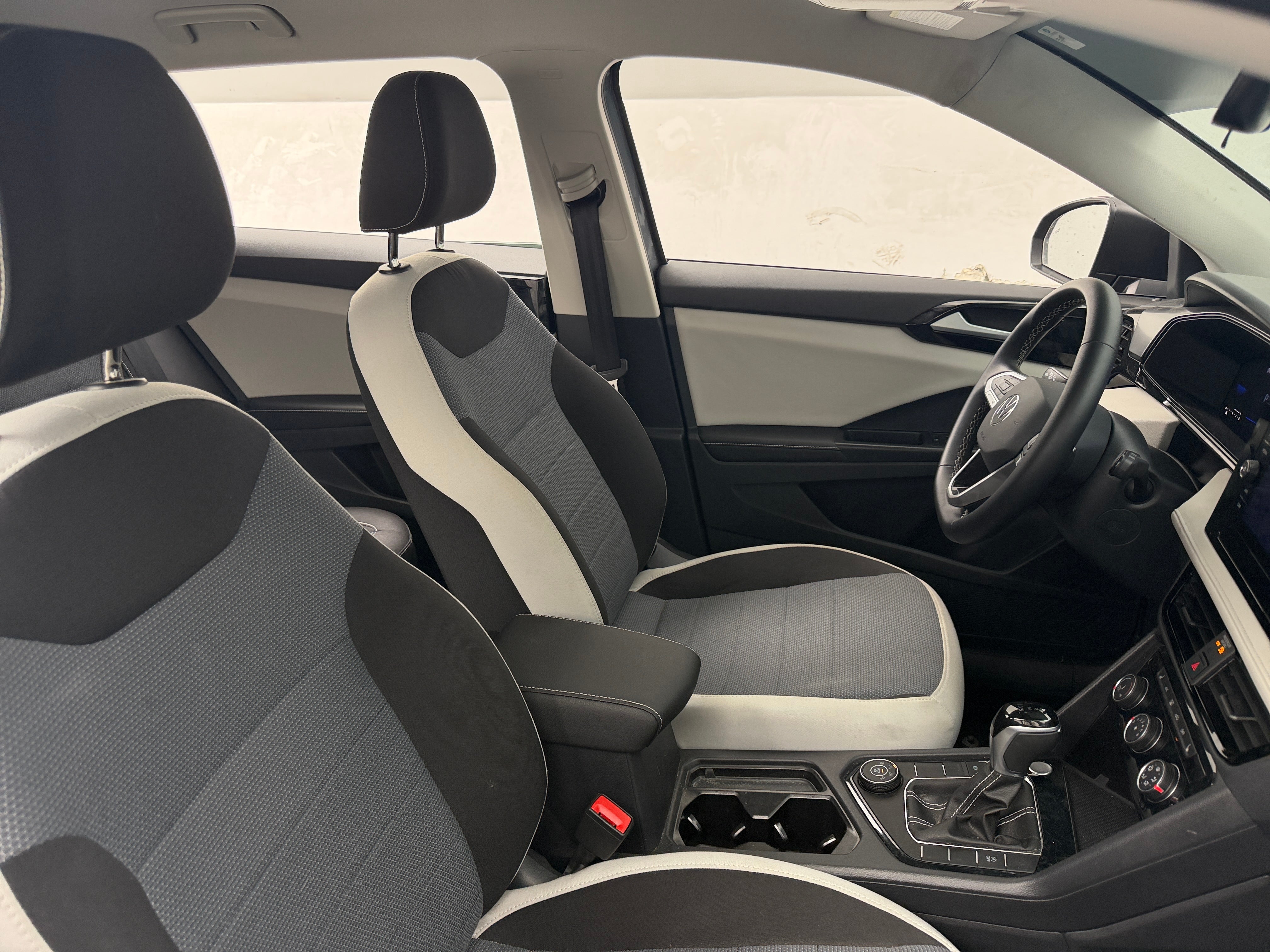 2025 Volkswagen Taos