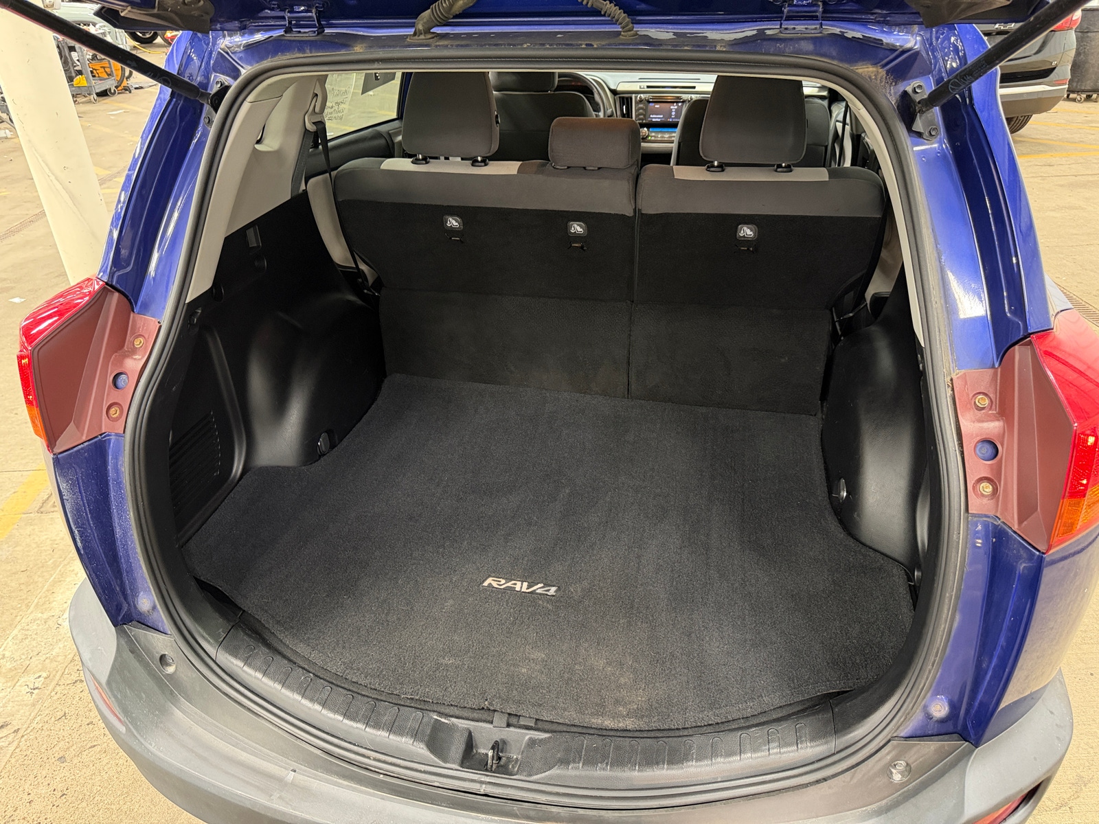 Thumbnail: 2014 Toyota RAV4 - 7
