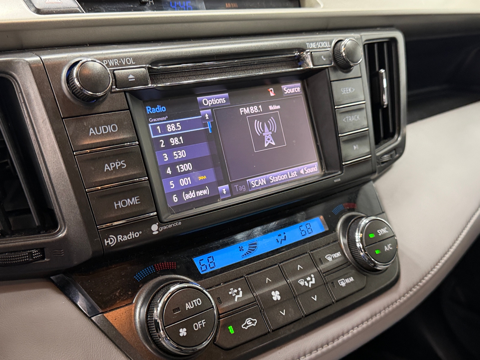 Thumbnail: 2014 Toyota RAV4 - 4
