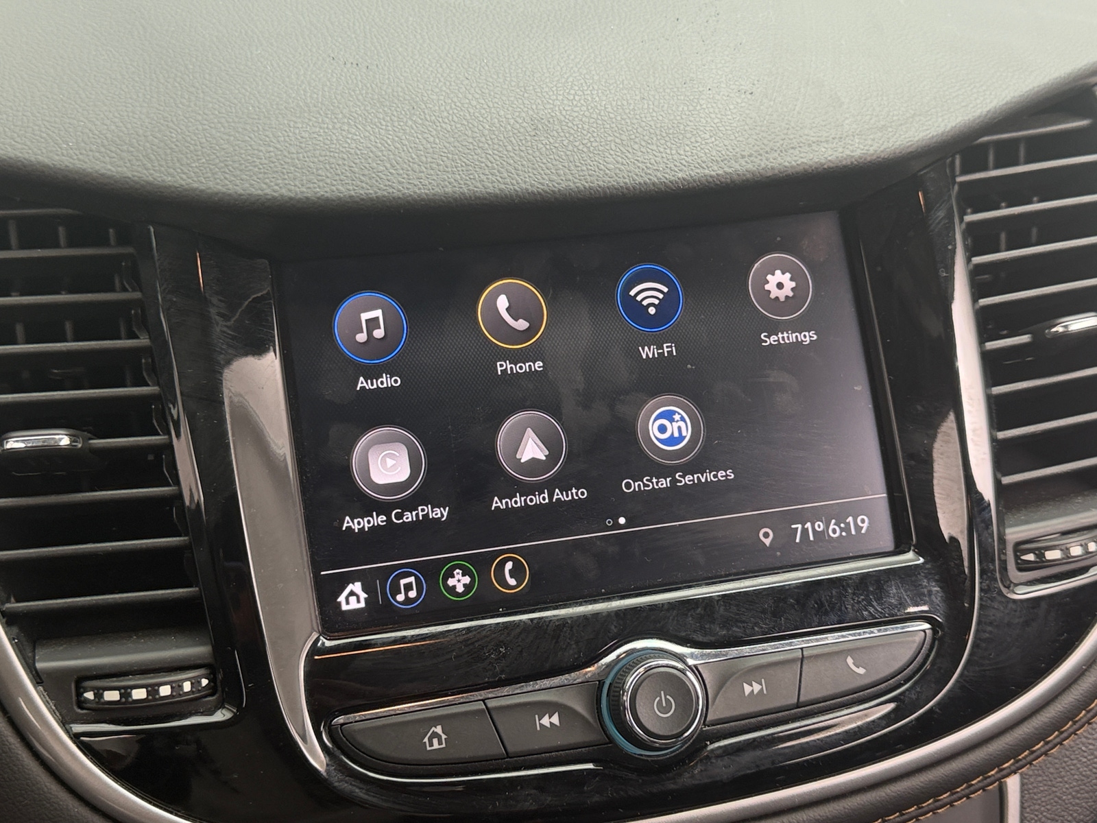 Thumbnail: 2022 Chevrolet Trax - 3