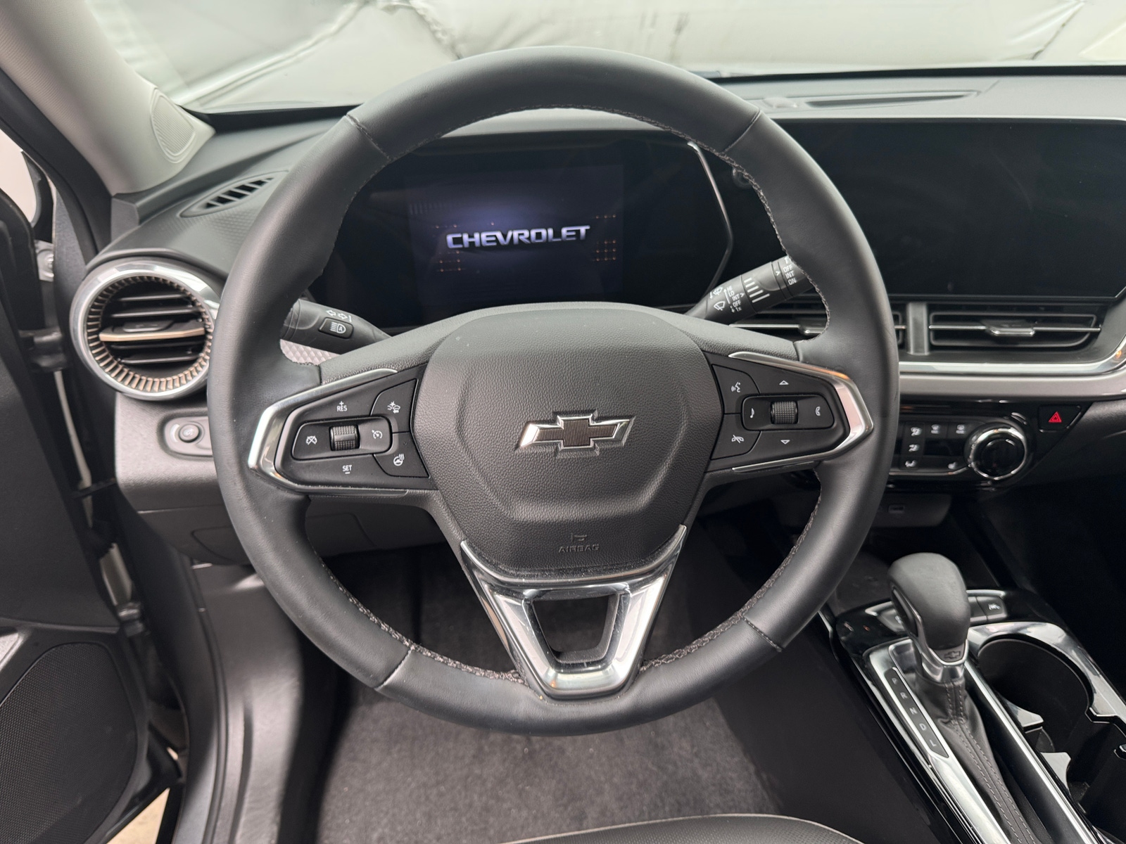 Thumbnail: 2025 Chevrolet Trax - 4