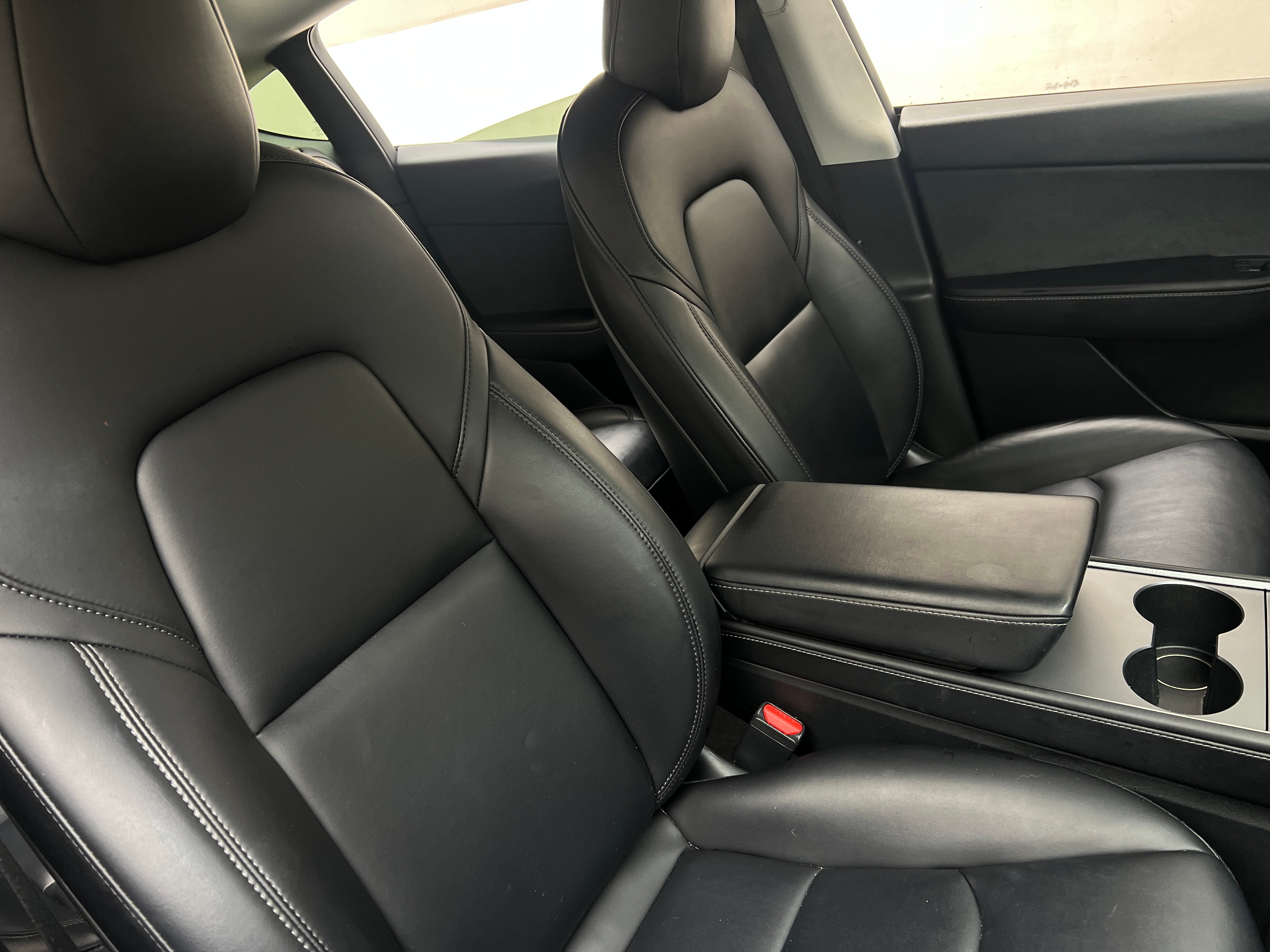 Used 2021 Tesla Model Y Long Range with VIN 5YJYGAEE1MF299708 for sale in Auburn, WA