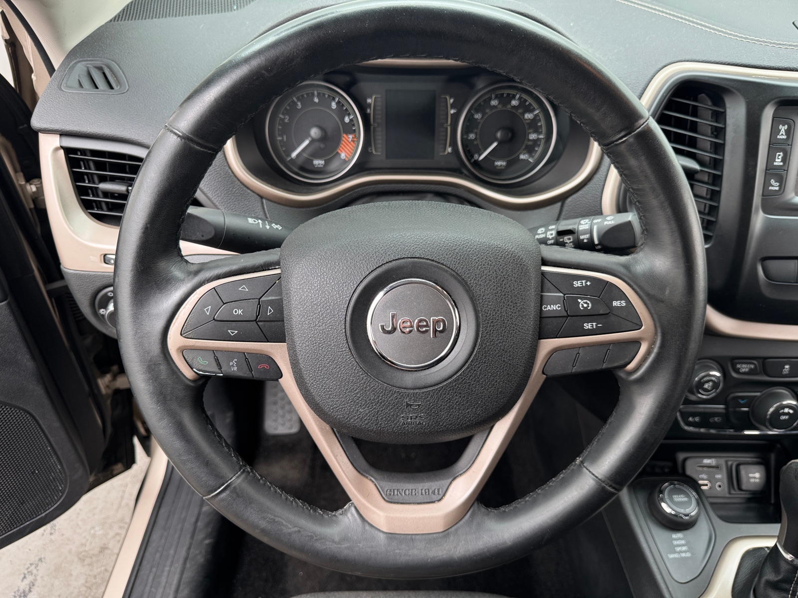 Thumbnail: 2014 Jeep Cherokee - 5
