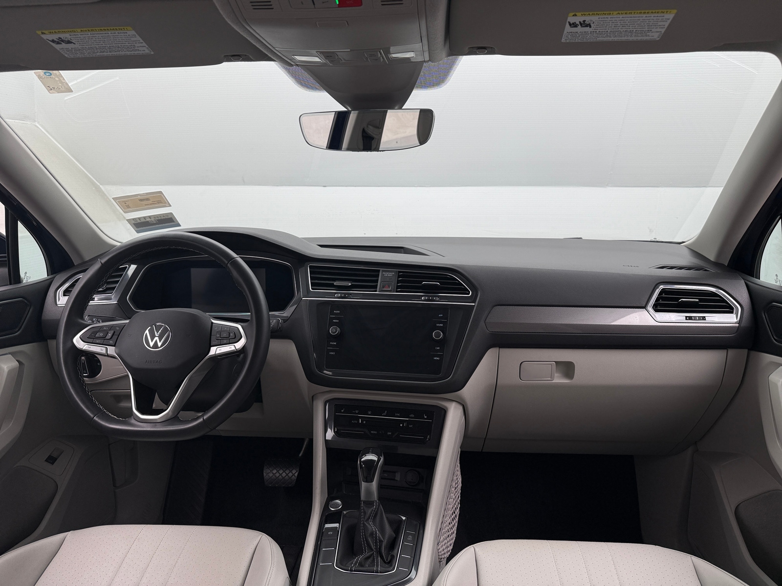 Thumbnail: 2022 Volkswagen Tiguan - 2