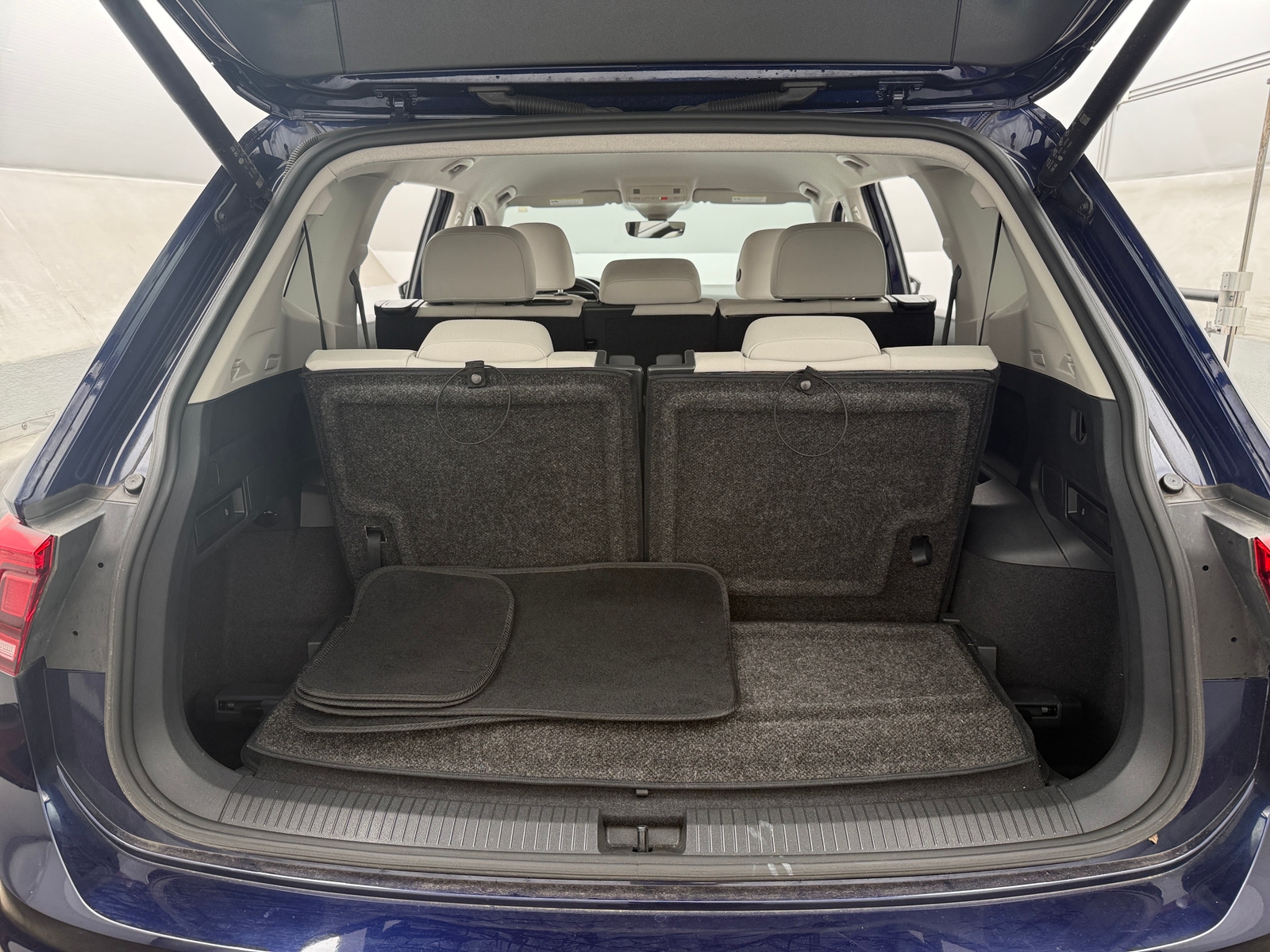 Thumbnail: 2022 Volkswagen Tiguan - 6